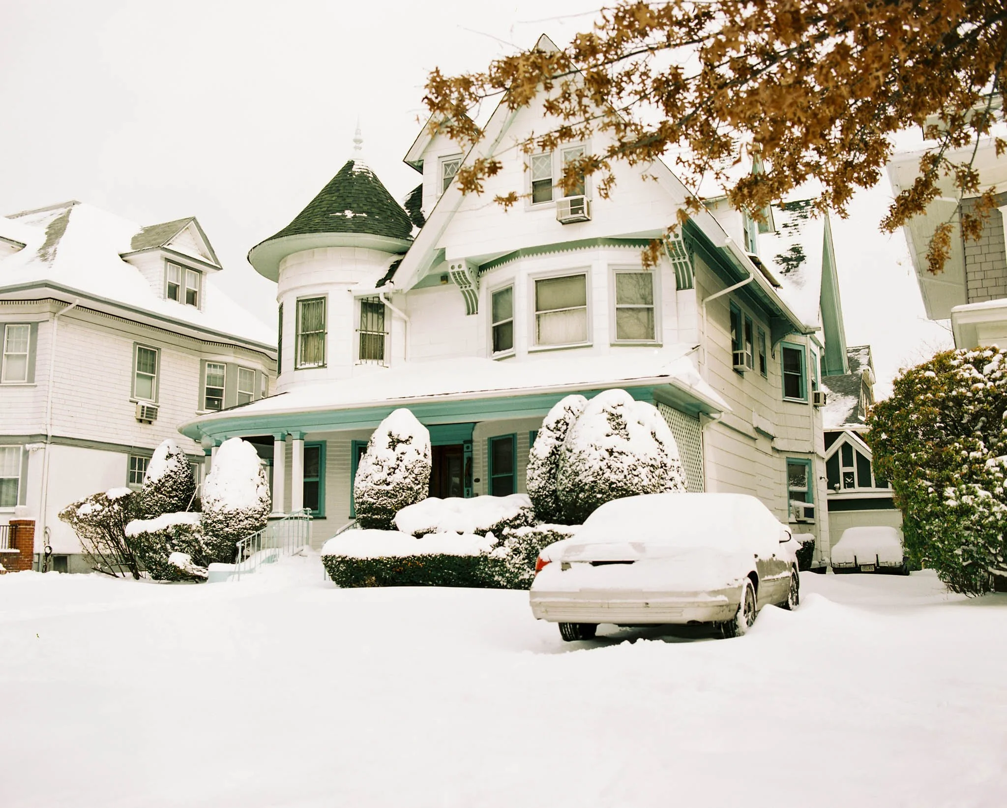 FILM_PHOTOGRAPHY_DITMAS_PARK_HOUSE_SNOW.jpg