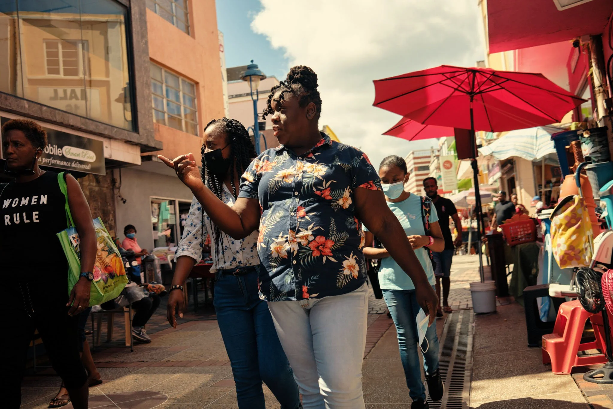 BARBADOS_TEEN_GIRLS_SPEEIGHTS_TOWN_STREET_DAVID_PEXTON_PHOTOGRAPHY.jpg