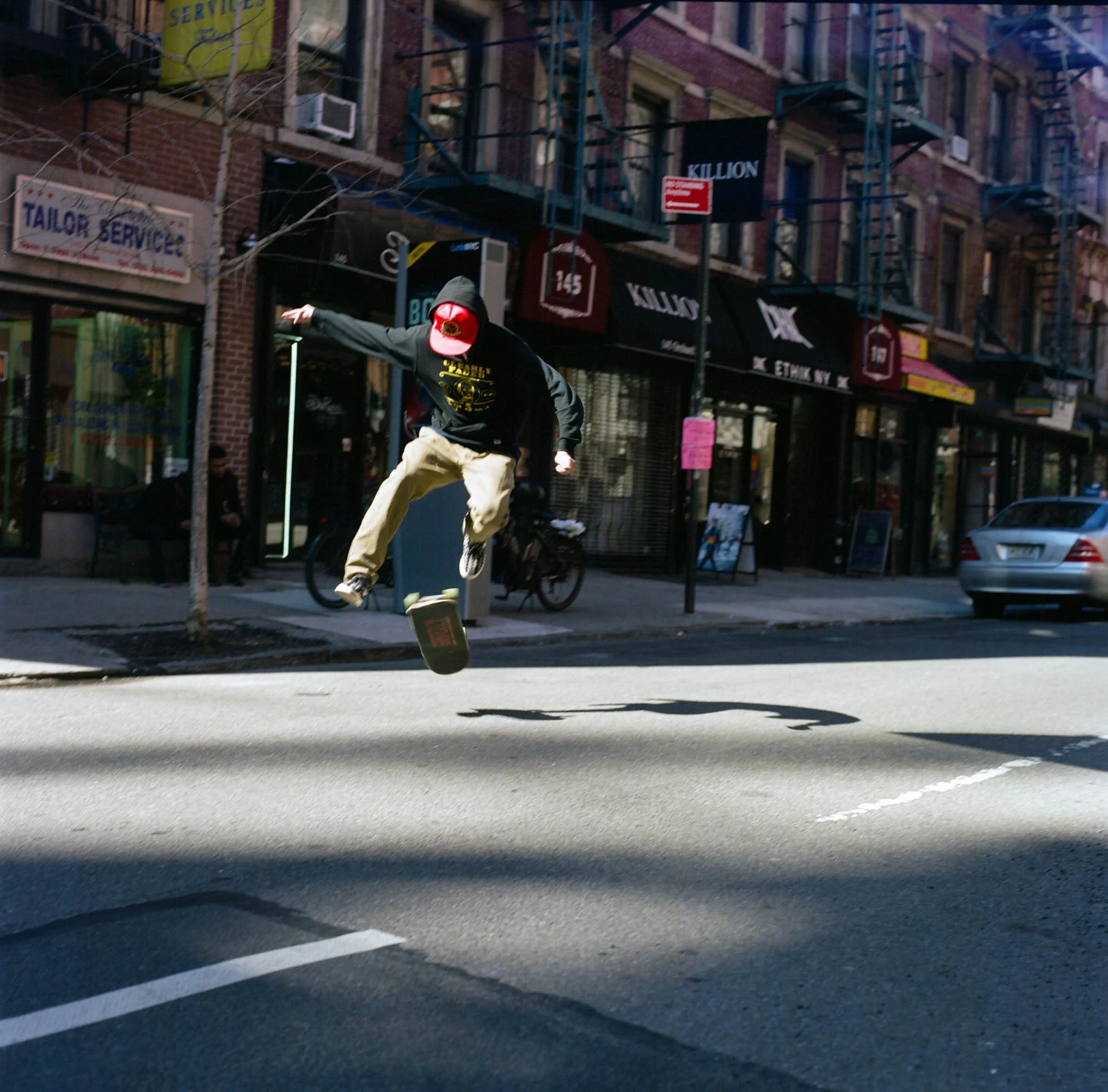 NEW_YORK_FILM_PHOTOGRAPHY_SKATEBOARD_JUMP_LES.jpg