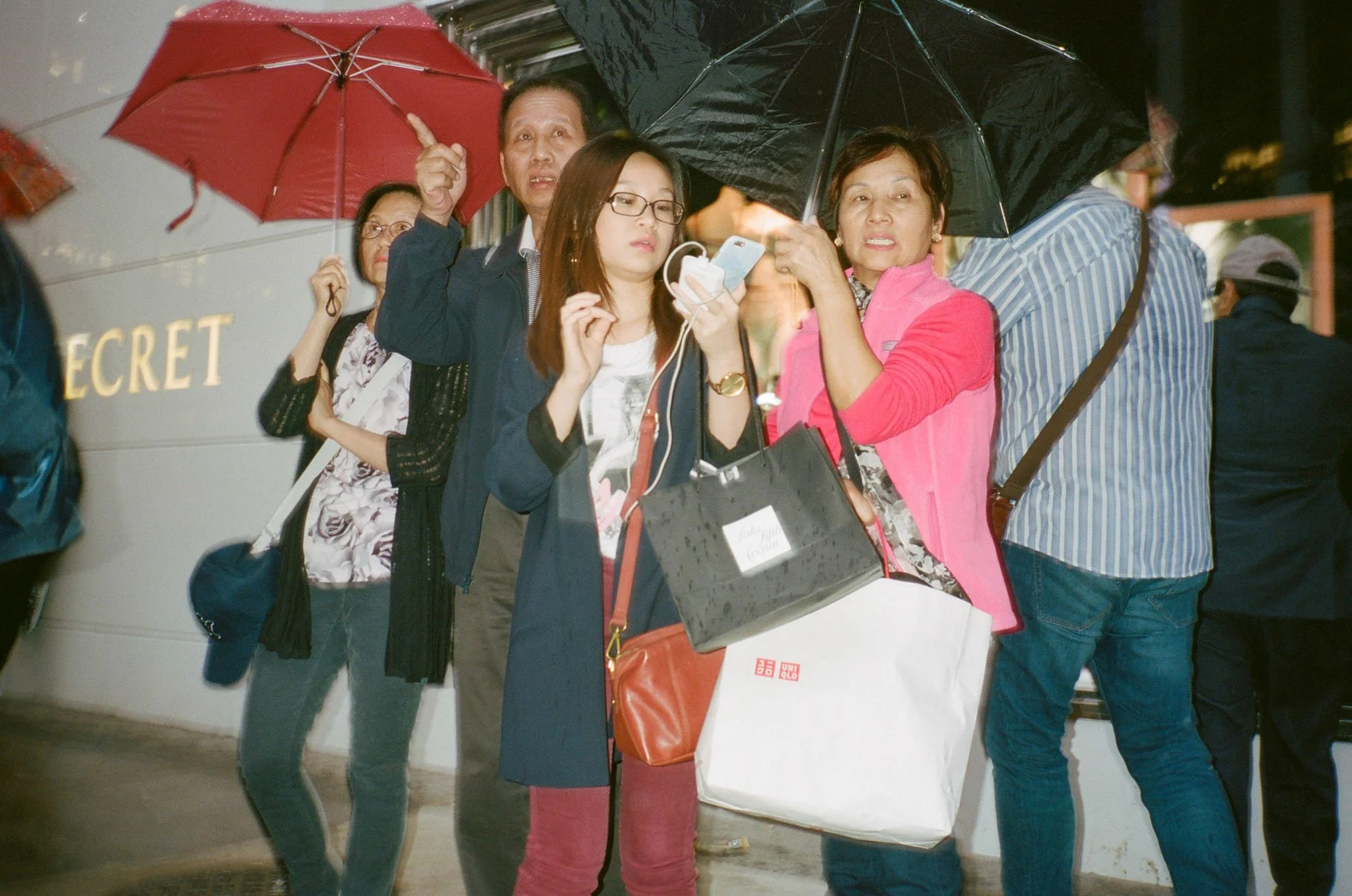 NEW_YORK_FILM_STREET_PHOTOGRAPHY_ASIAN_TOURISTS.jpg