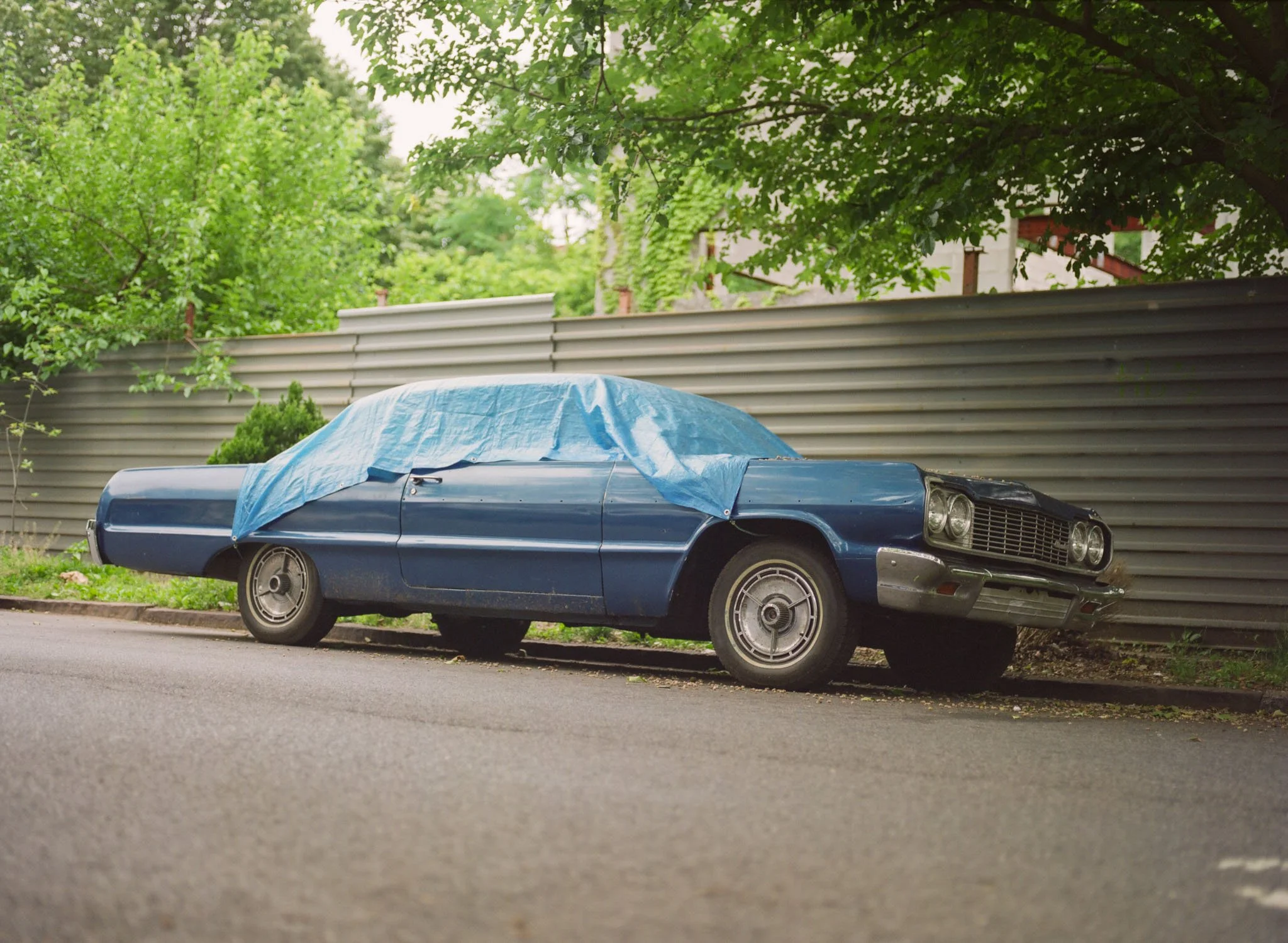 FILM_PHOTOGRAPHY_VINTAGE_CHEVROLET_DITMAS_PARK.JPG