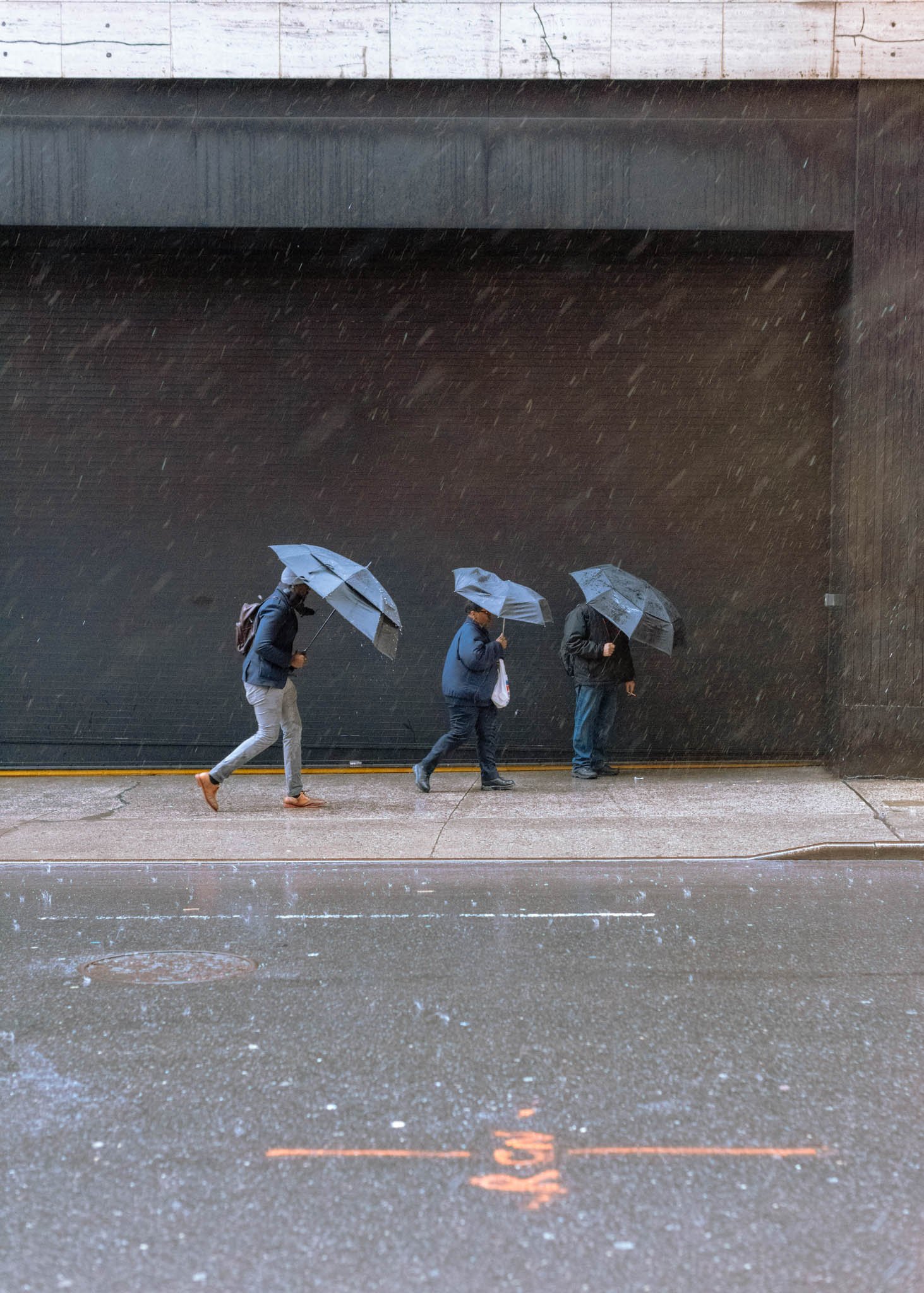 DIGITAL_STREET_PHOTOGRAPHY_NYC_UMBRELLA_THREE.jpg