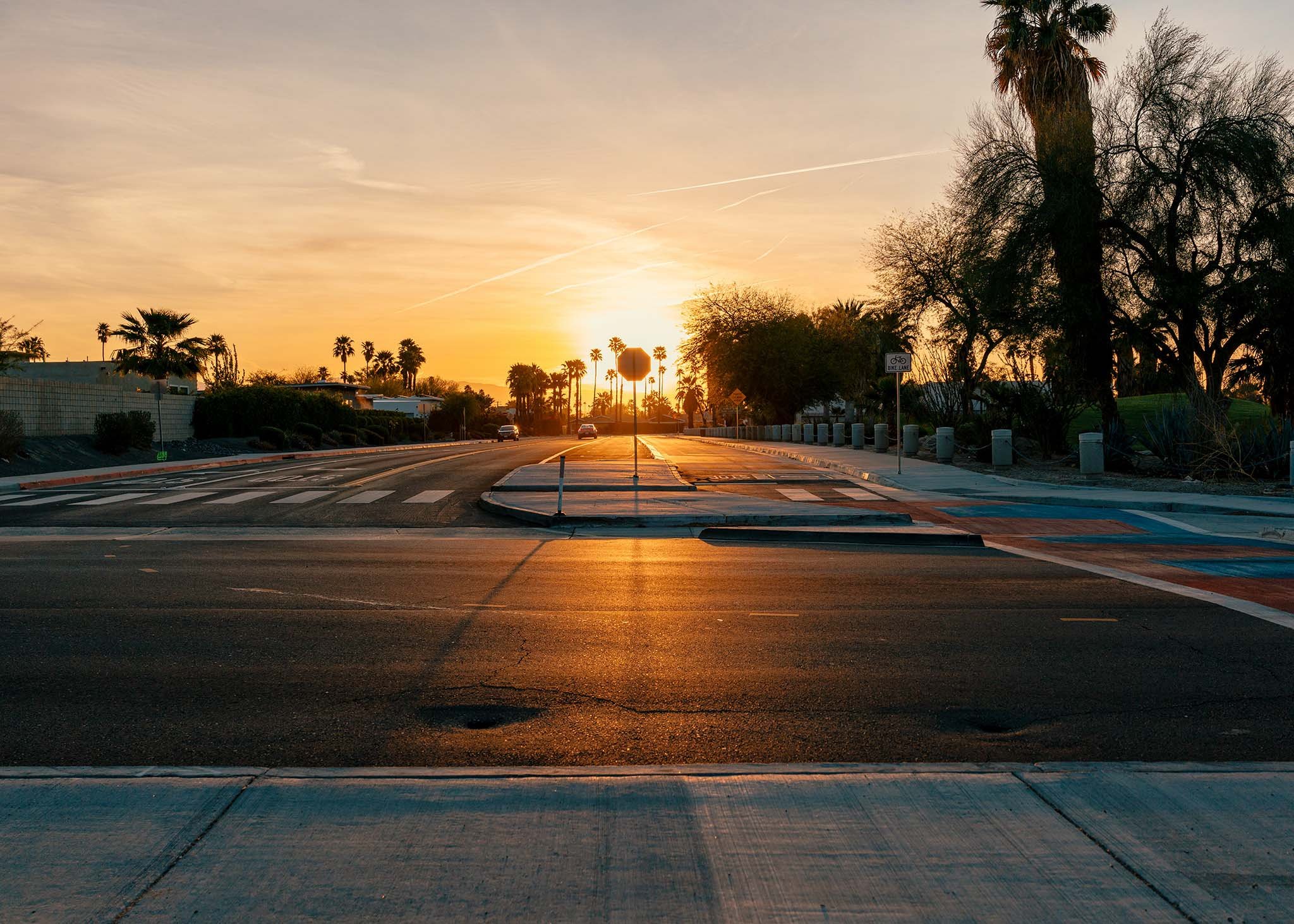 PALM_SPRINGS_SUNRISE_BEHIND_STOP_SIGN.jpg