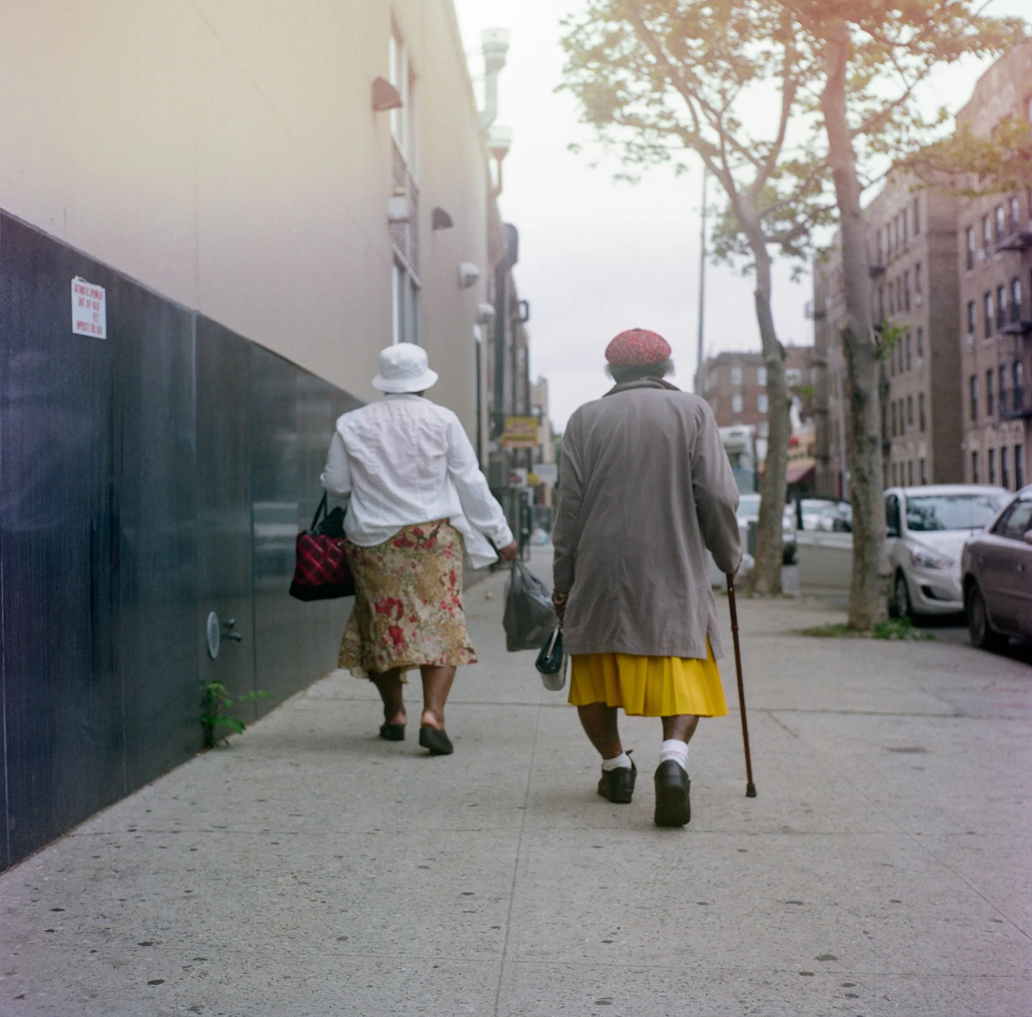 FILM_PHOTOGRAPHY_STREET_NYC_TWO_OLD_LADIES.jpg