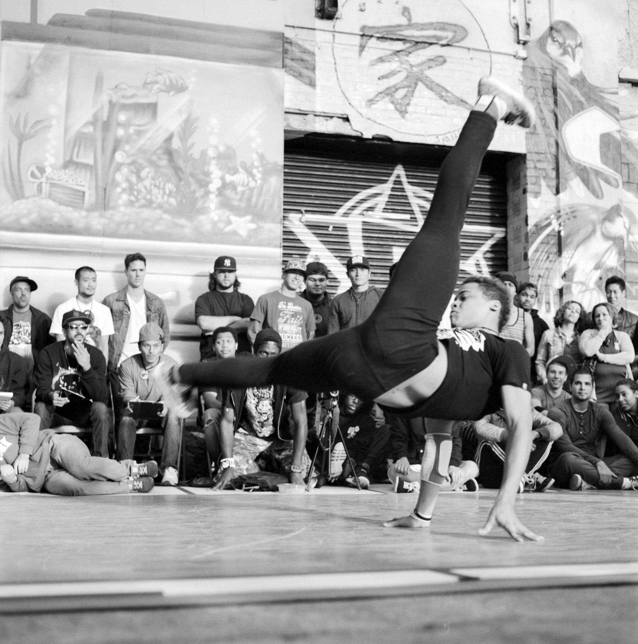 NEW_YORK_FILM_PHOTOGRAPHY_5_POINTZ_BREAKDANCE_2.jpg
