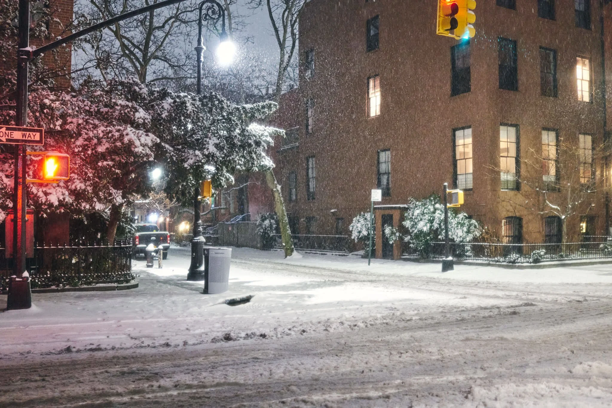 Late_night_brooklyn_street_photography_david_lee_pexton_photo_6.jpg