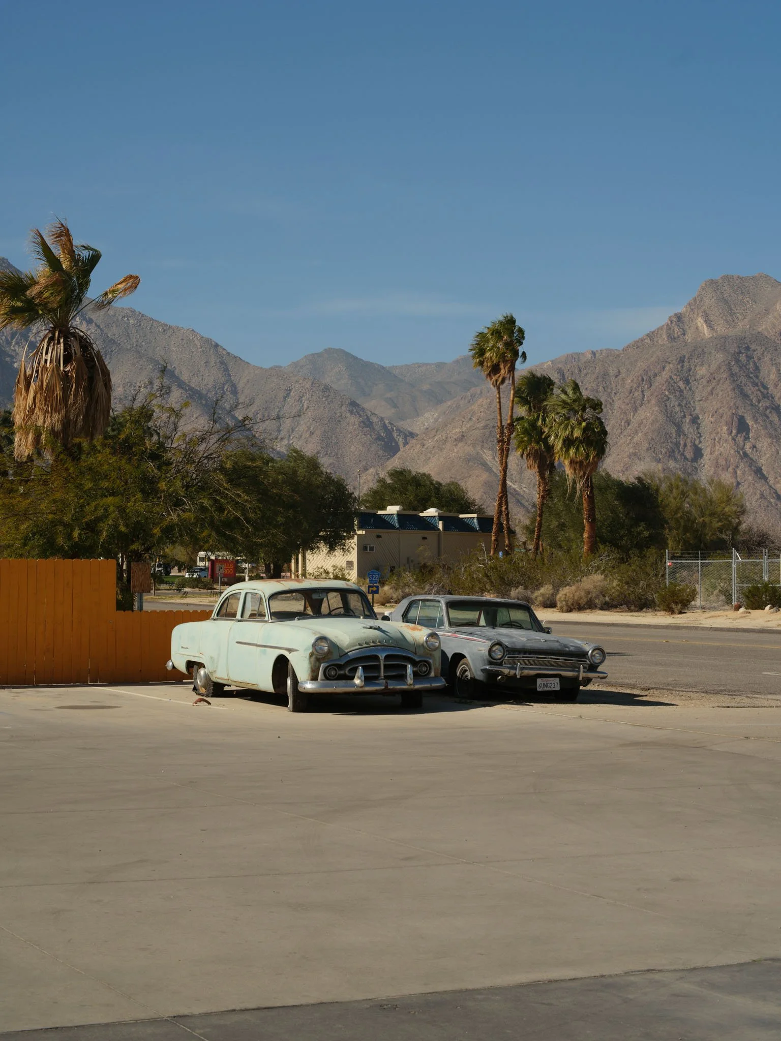 CALIFORNIA_DIGITAL_LANDSCAPE_PHOTOGRAPHY_VINTAGE_CARS_GAS_STATION_2.jpg