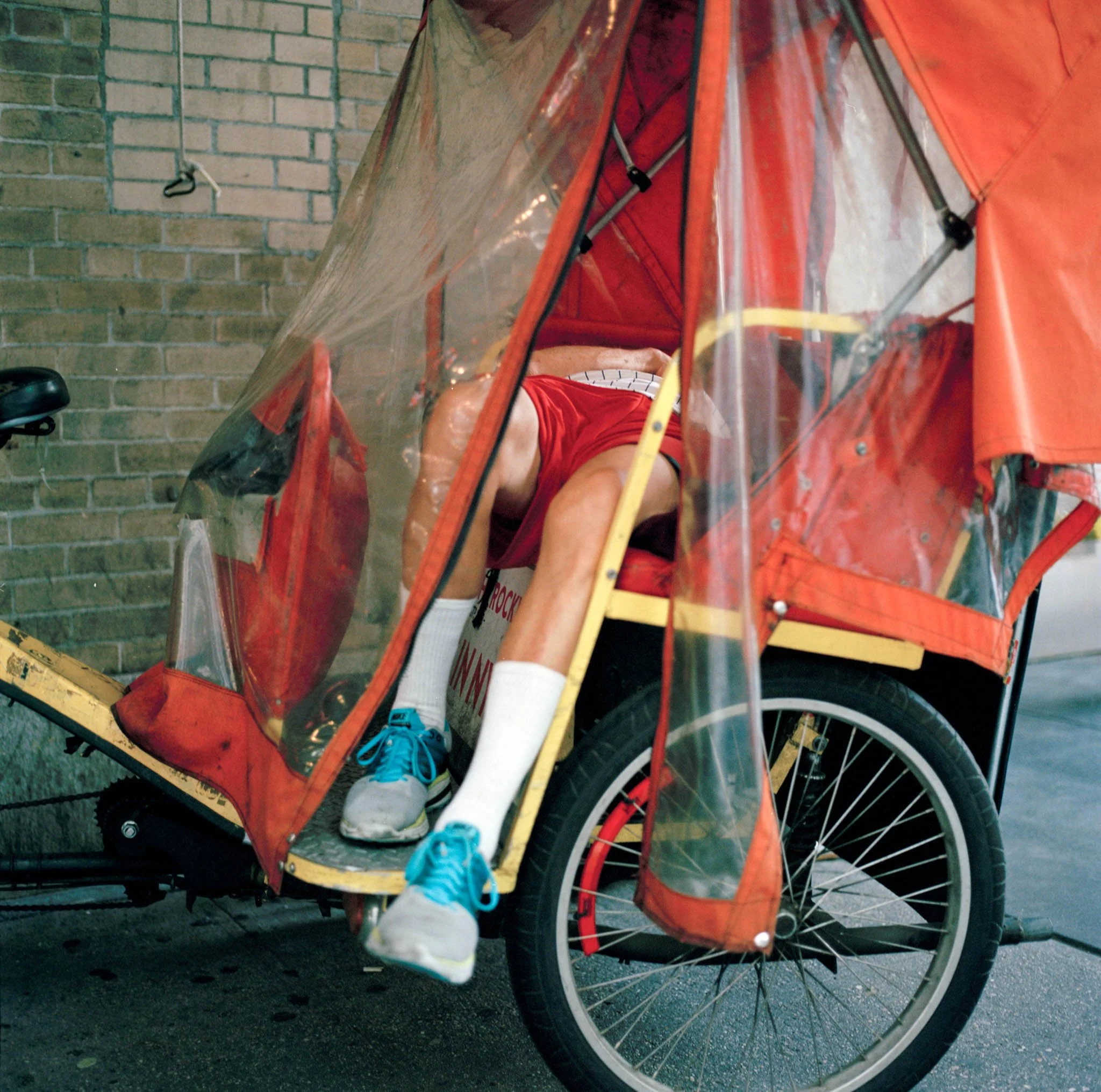 NEW_YORK_FILM_PHOTOGRAPHY_RESTING_RICKSHAW_MIDTOWN_MANHATTAN.jpg