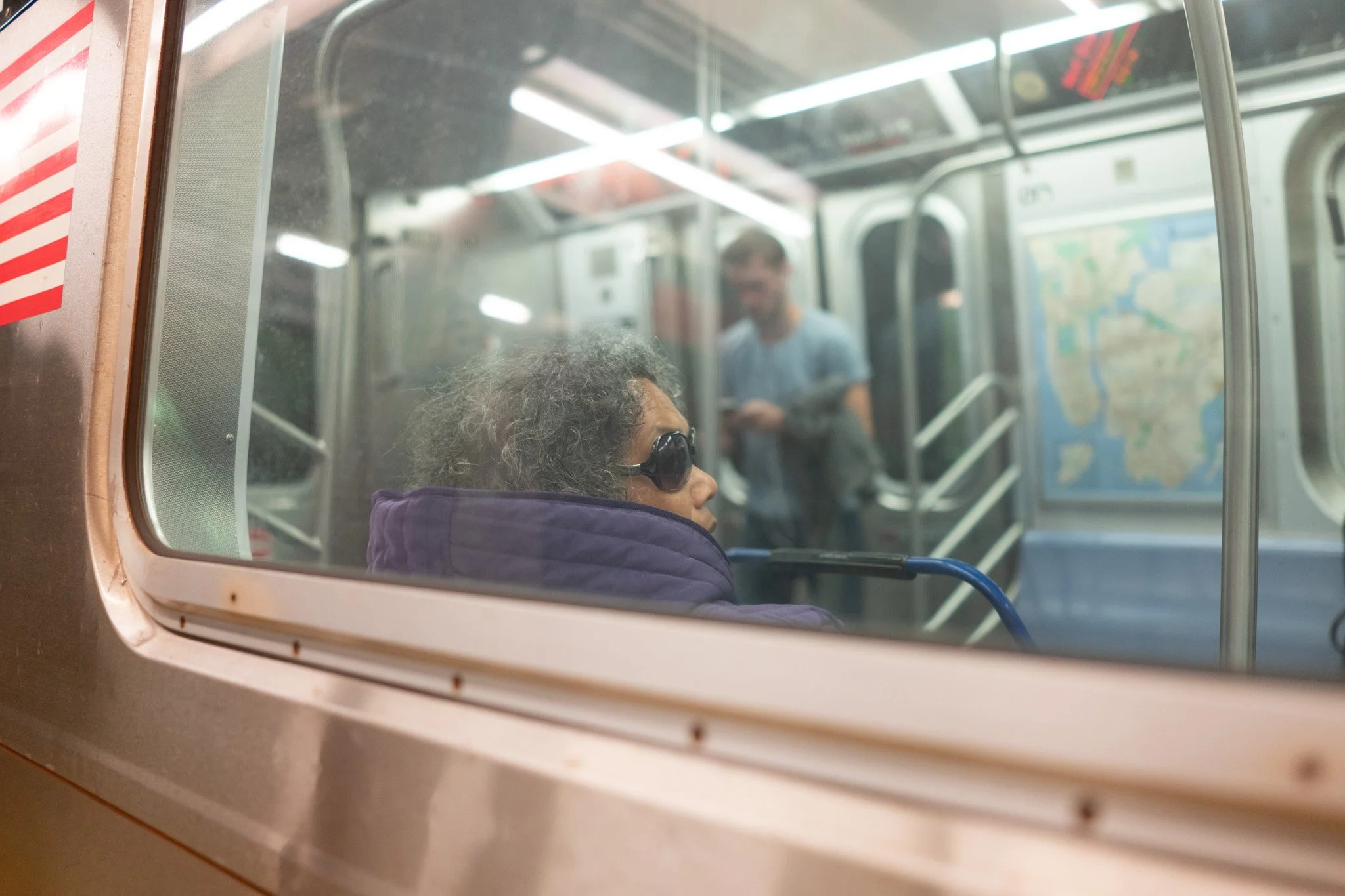 NEW_YORK_DIGITAL_STREET_PHOTOGRAPHY_COOL_OLDER_LADY_SUBWAY.jpg