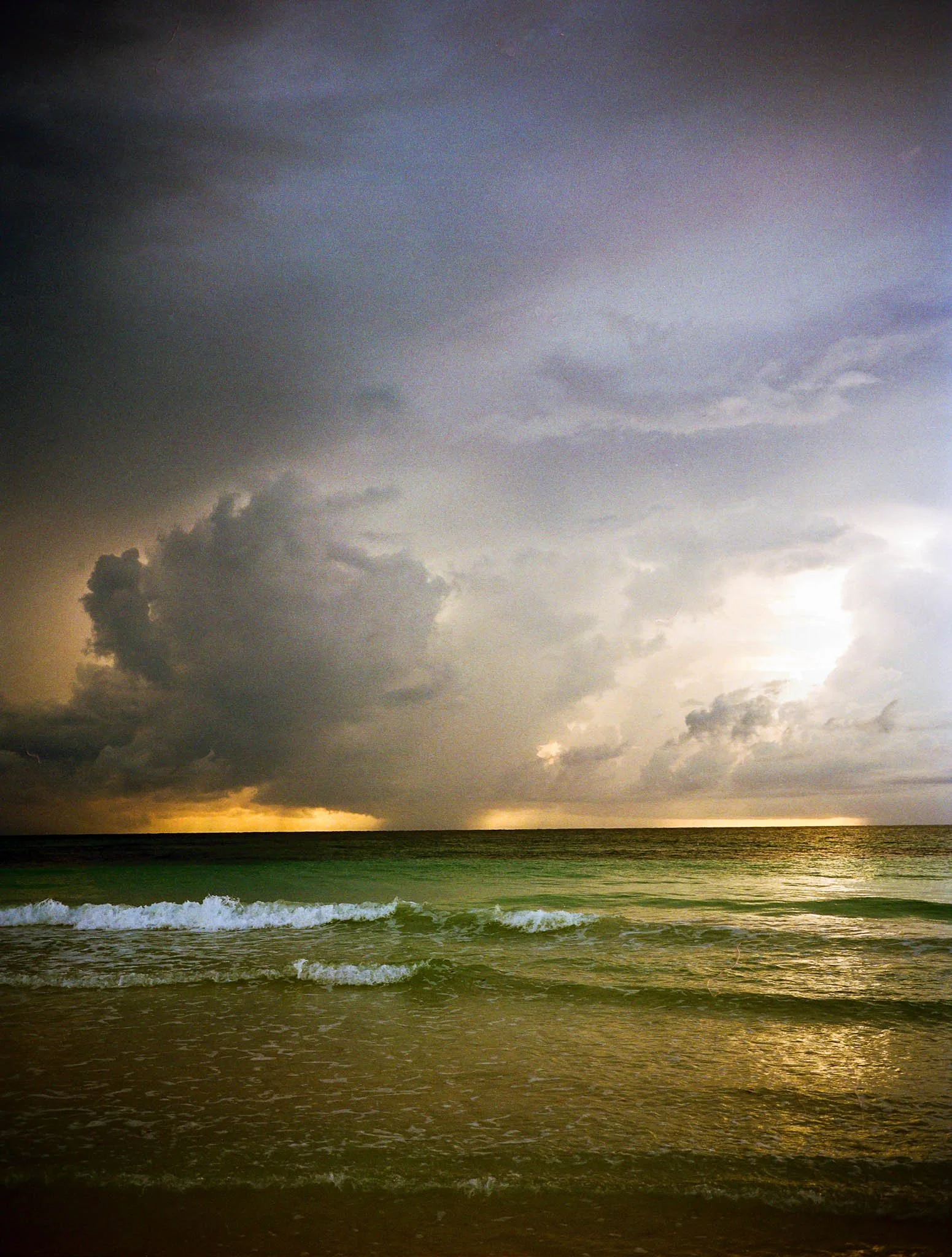 FILM_PHOTOGRAPHY_MEXICO_RAIN_STORM_SUNSET_TULUM.jpg