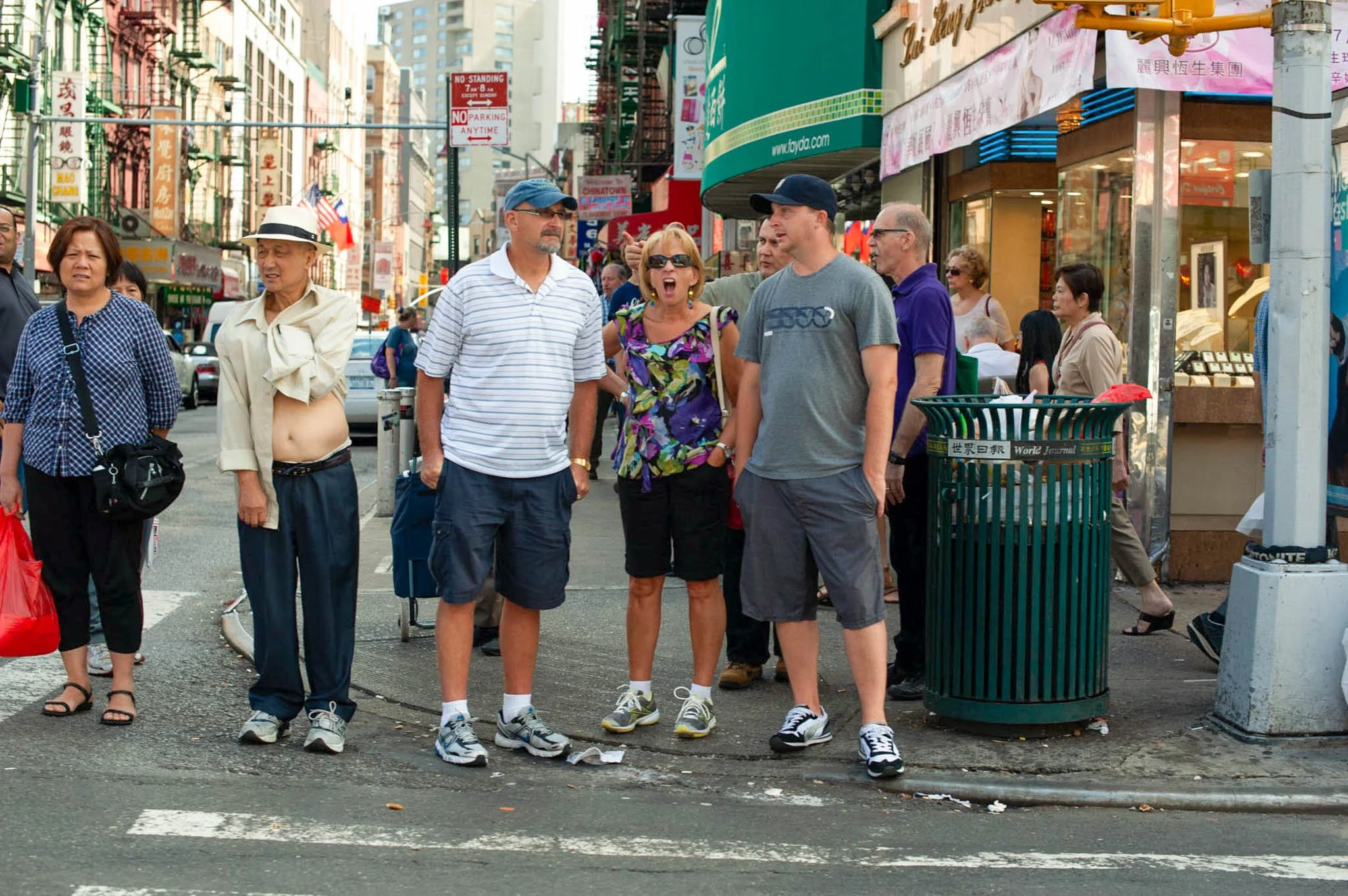 NEW_YORK_DIGITAL_STREET_PHOTOGRAPHY_CROSSWALK_YAWN_1.jpg