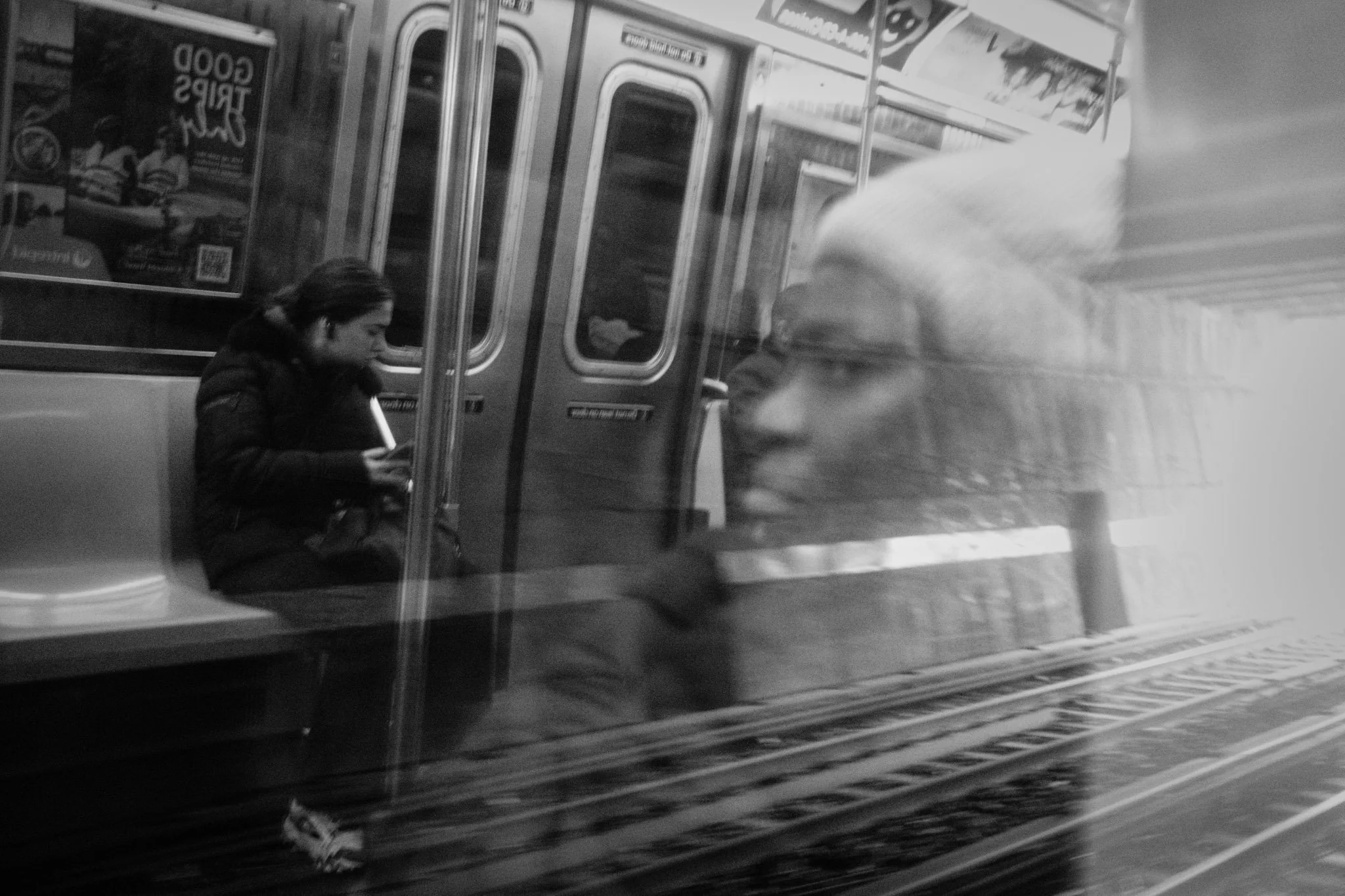DIGITAL_STREET_PHOTOGRAPHY_SUBWAY_REFLECTION.jpg