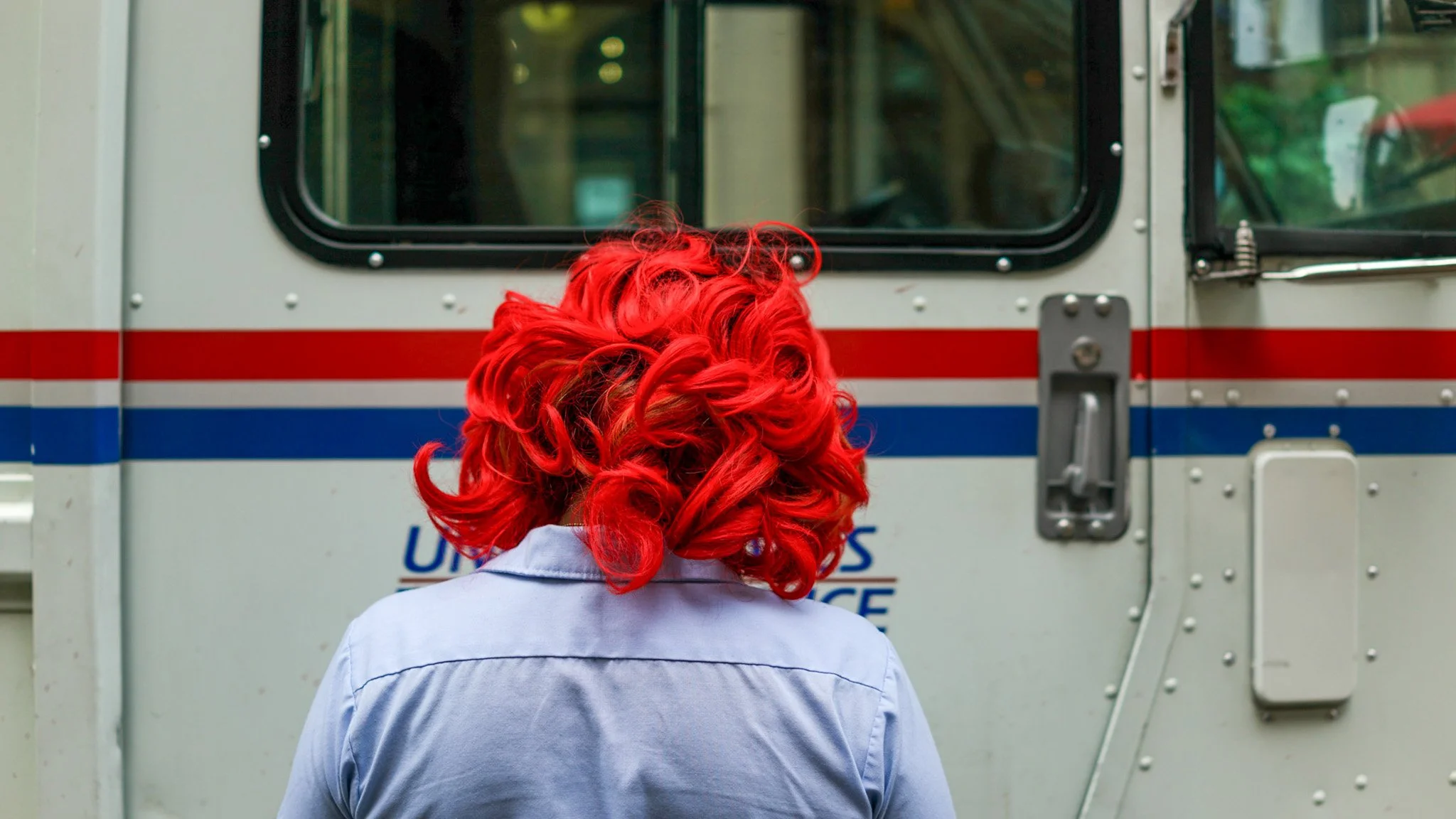 NEW_YORK_DIGITAL_STREET_PHOTOGRAPHY_POSTAL_WORKER.jpg