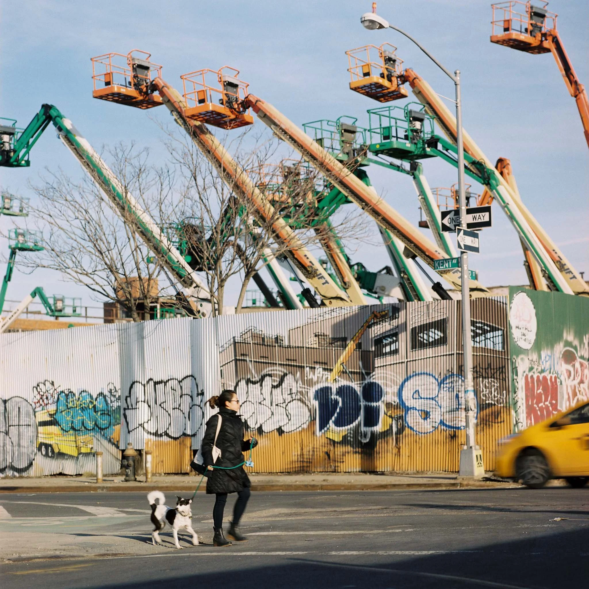 NEW_YORK_FILM_STREET_PHOTOGRAPHY_CRANES_GREENPOINT.jpg