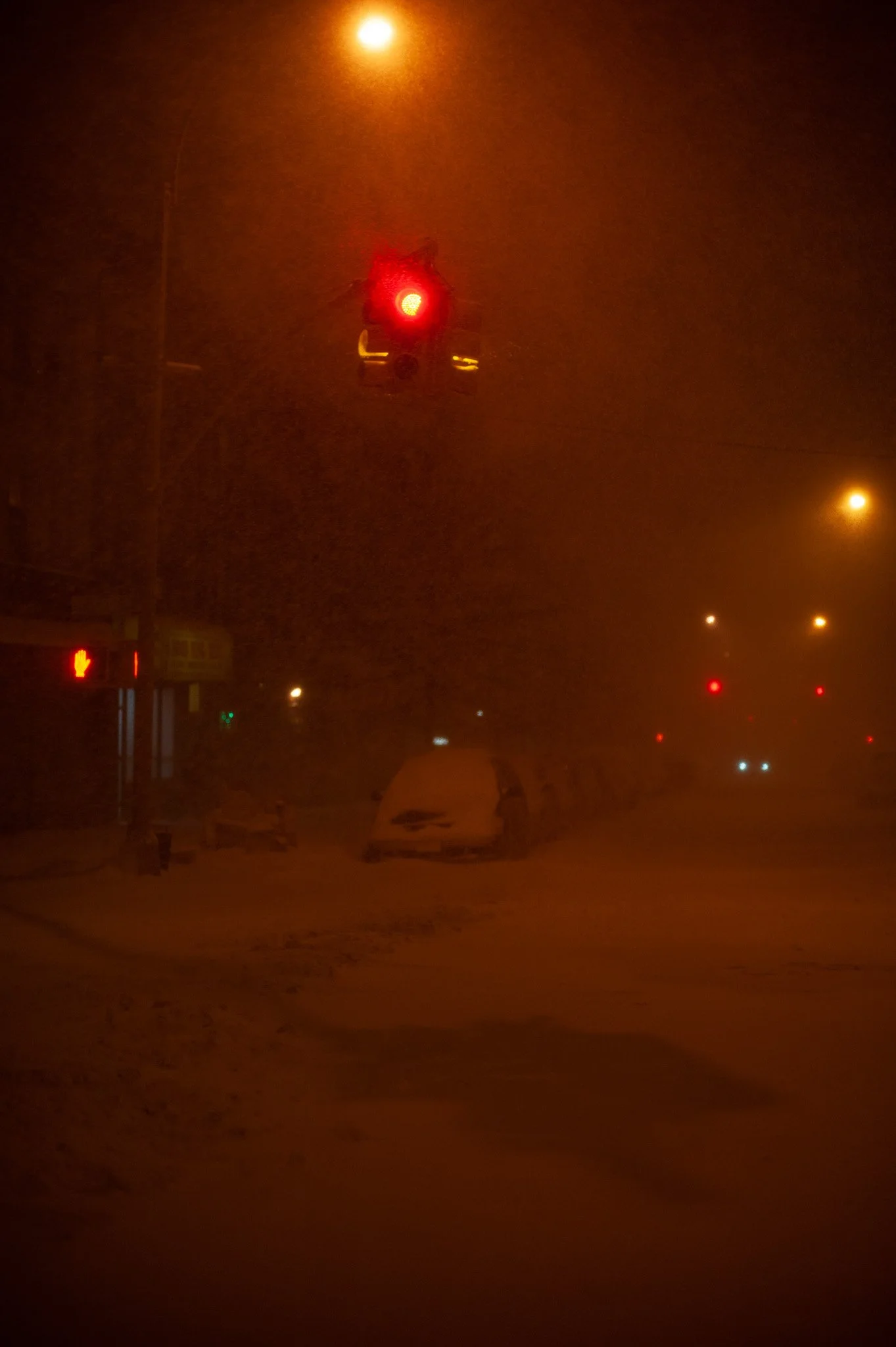 NEW_YORK_DIGITAL_STREET_PHOTOGRAPHY_SNOW_IN_PROSPECT_HEIGHTS_LIGHTS.jpg
