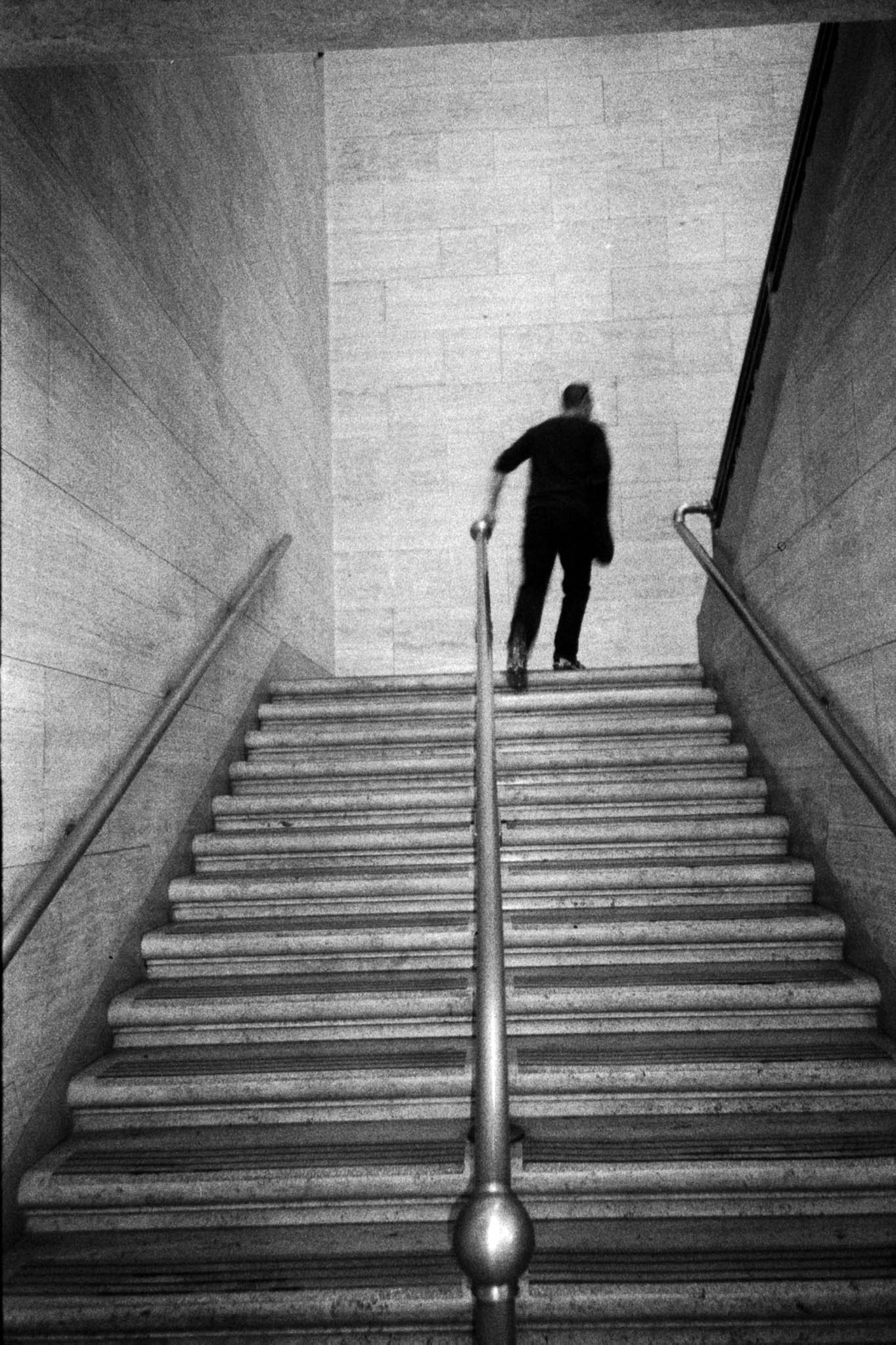 NEW_YORK_FILM_STREET_PHOTOGRAPHY_BLACK_WHITE_SUBWAY_STAIRS_BLUR.jpg