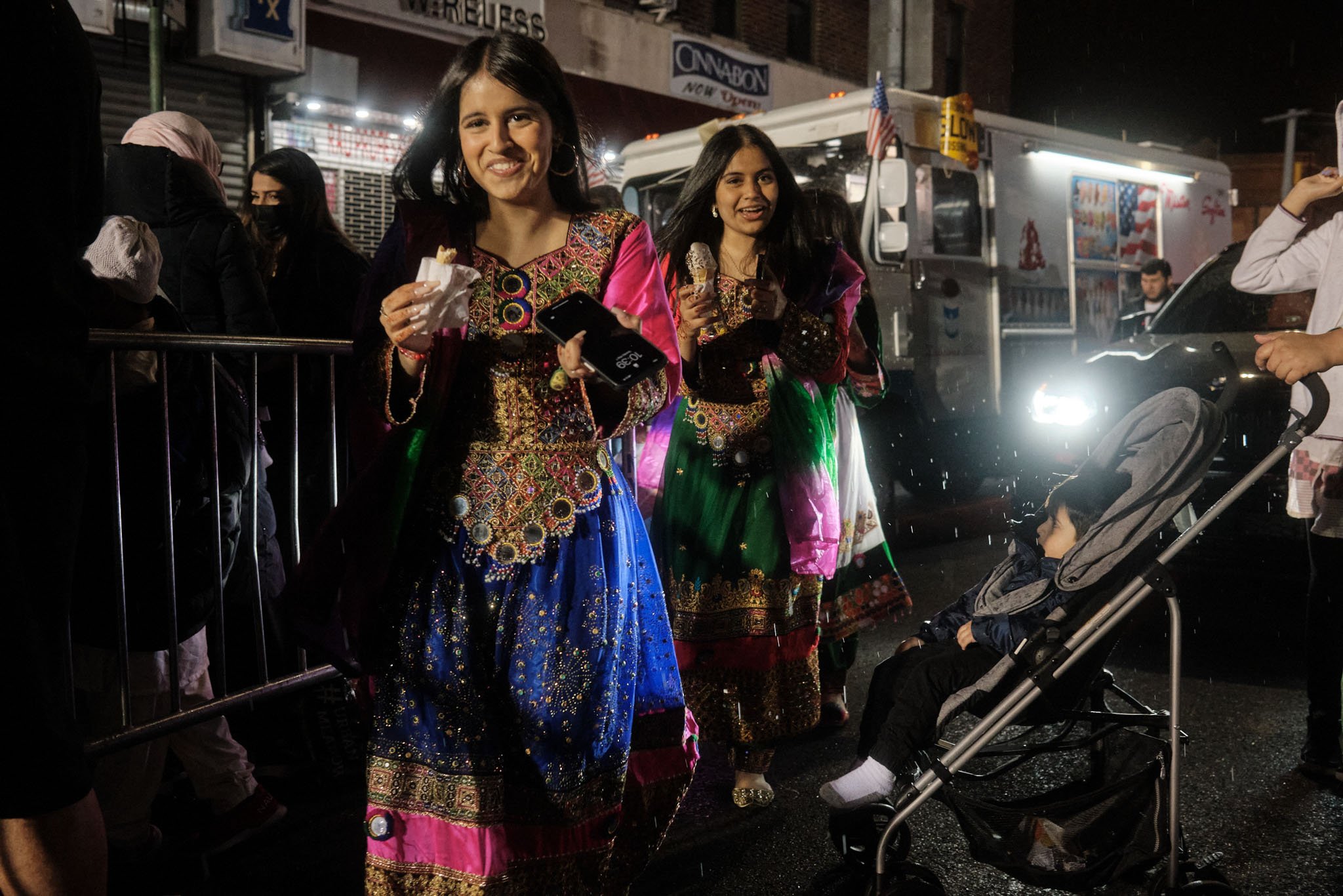 NEW_YORK_DIGITAL_STREET_PHOTOGRAPHY_EID_AL_FITR_GIRLS_DRESSES.jpg