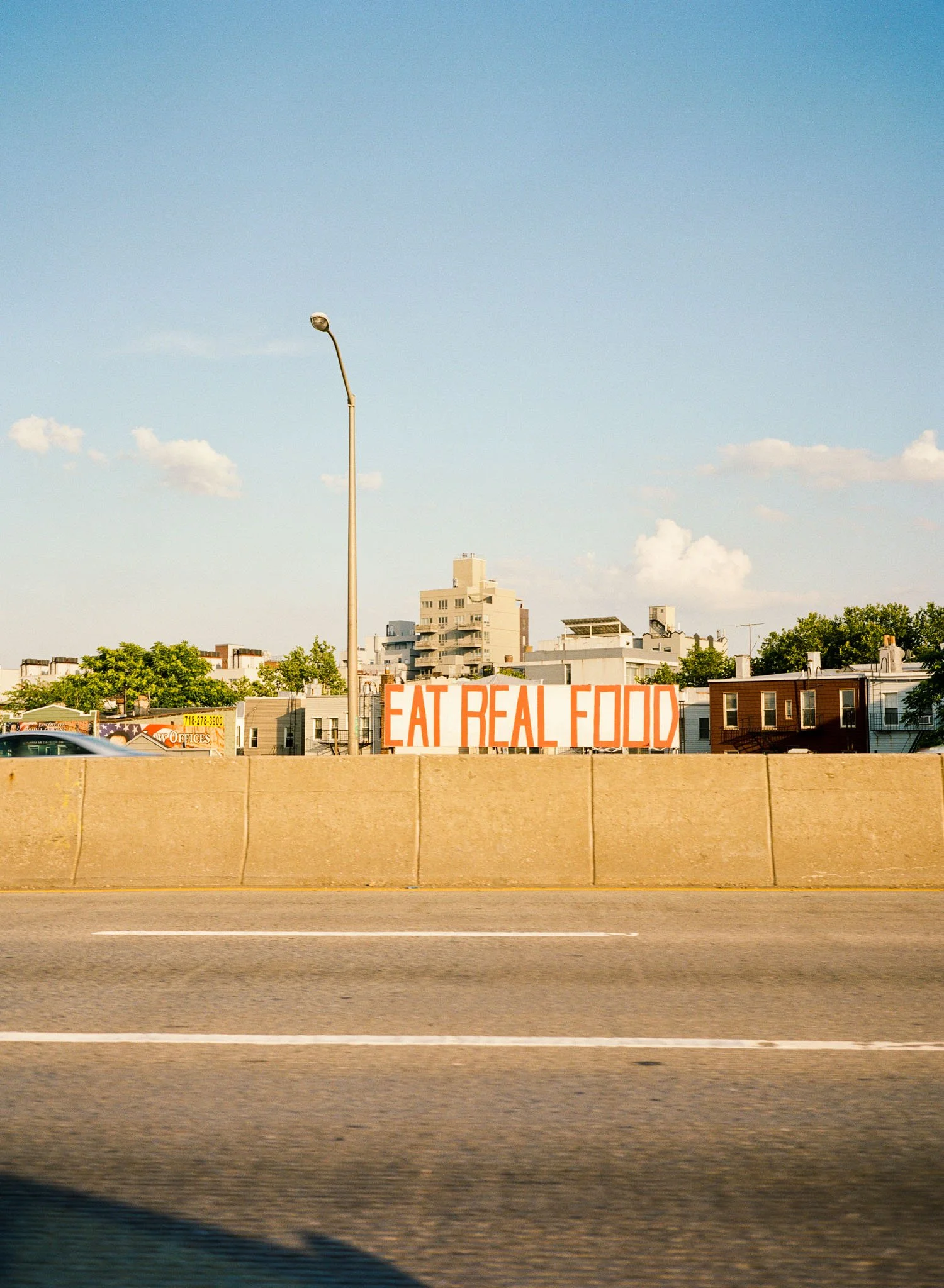 FILM_PHOTOGRAPHY_NYC_STREET_EAT_REAL_FOOD.jpg