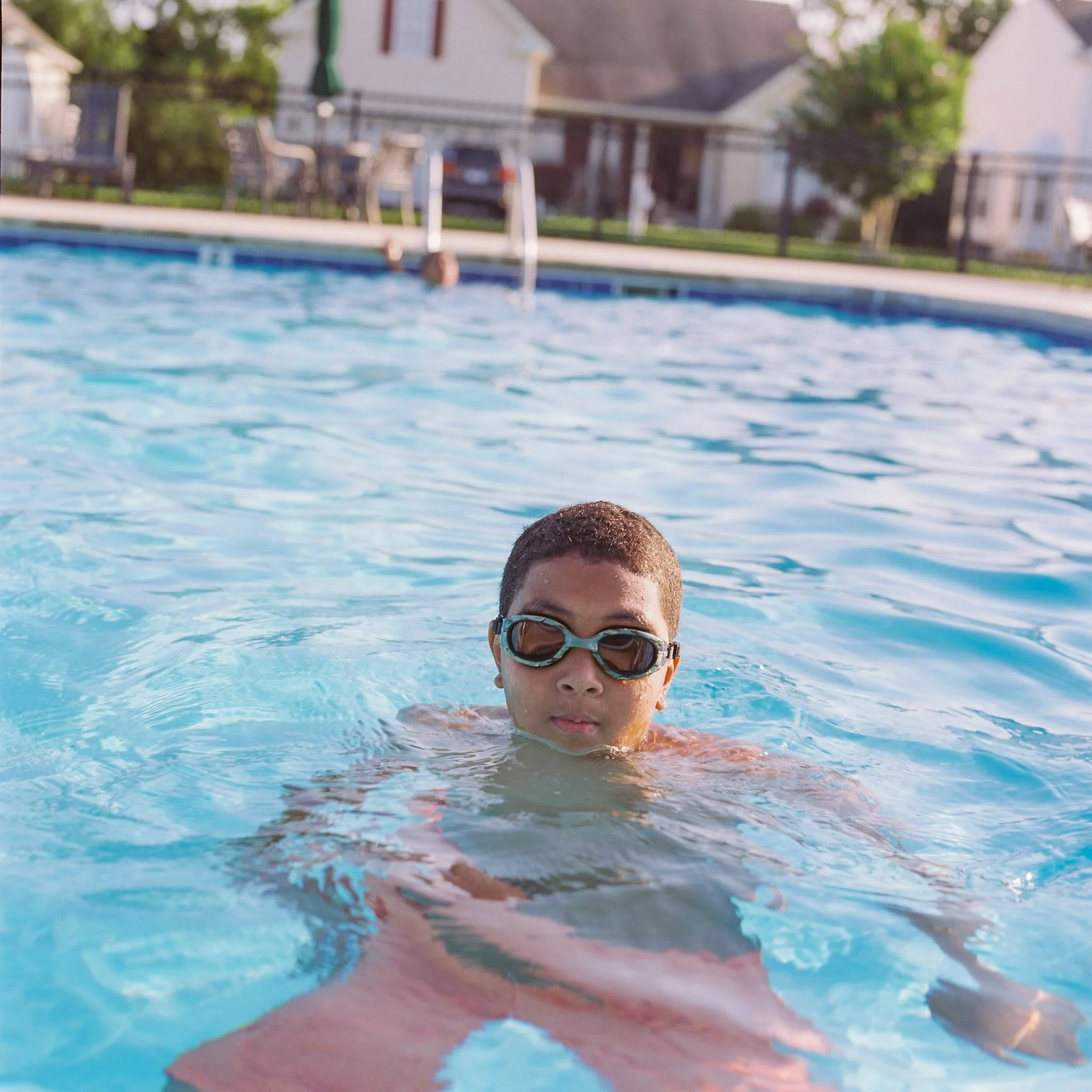FILM_PHOTOGRAPHY_PORTRAIT_KID_POOL_DELAWARE.jpg