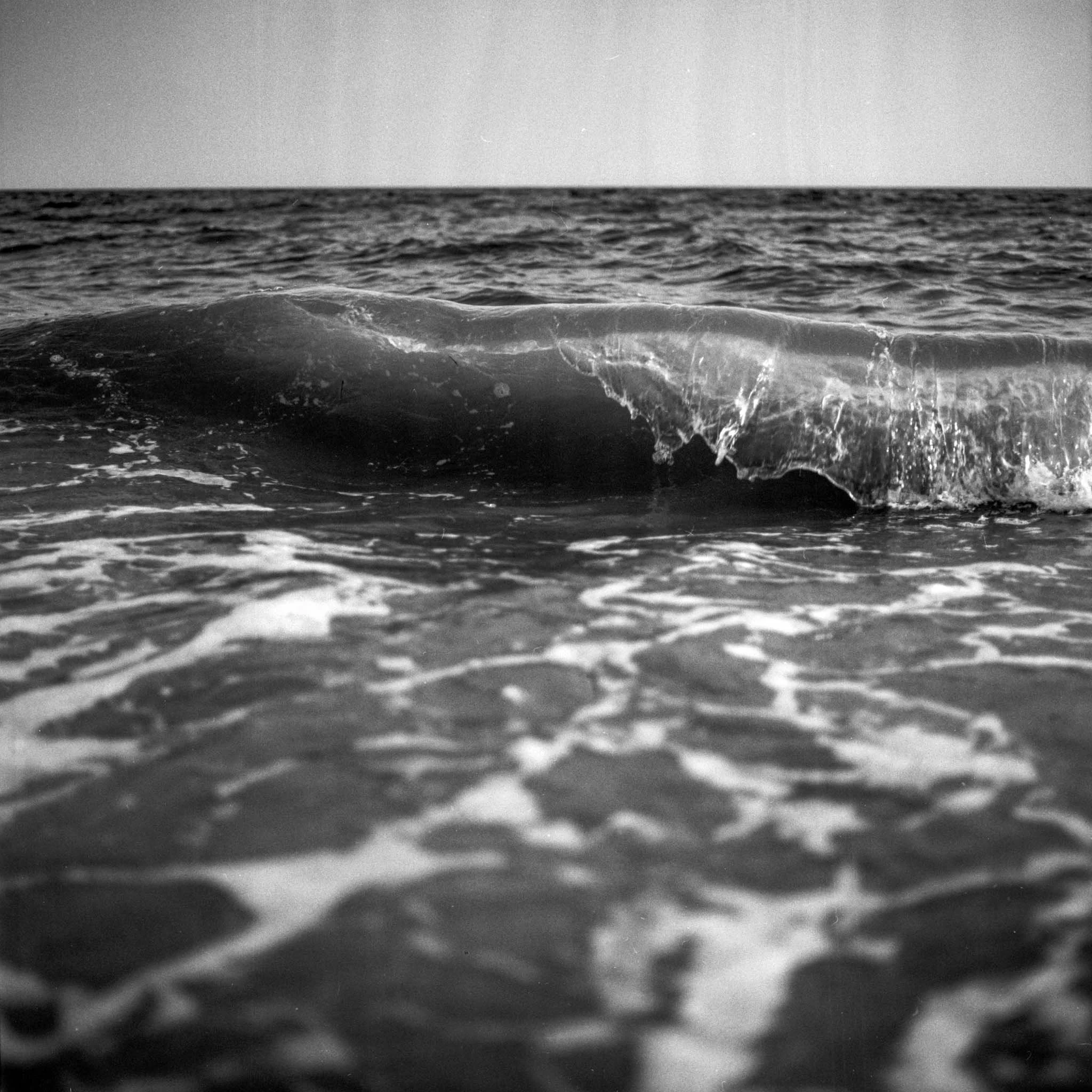 FILM_PHOTOGRAPHY_NEW_YORK_FIRE_ISLAND_FROZEN_WAVE_BLACK_WHITE.jpg