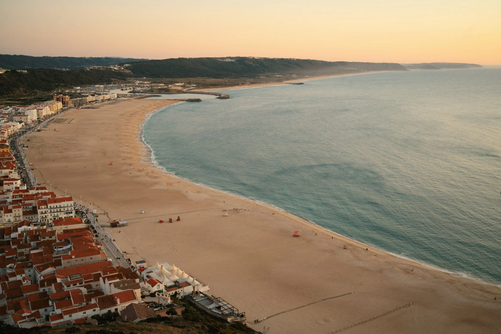 PORTUGAL_DIGITAL_STREET_PHOTOGRAPHY_OVERLOOK_OF_NAZARE_SUNSET.jpg