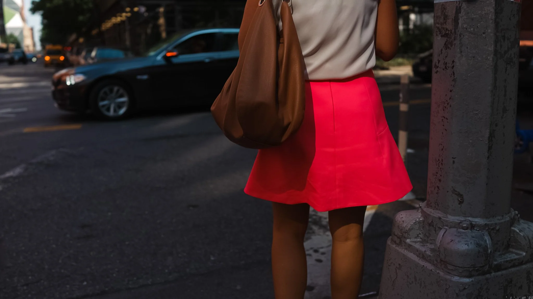 NEW_YORK_DIGITAL_STREET_PHOTOGRAPHY_PINK_SKIRT.jpg