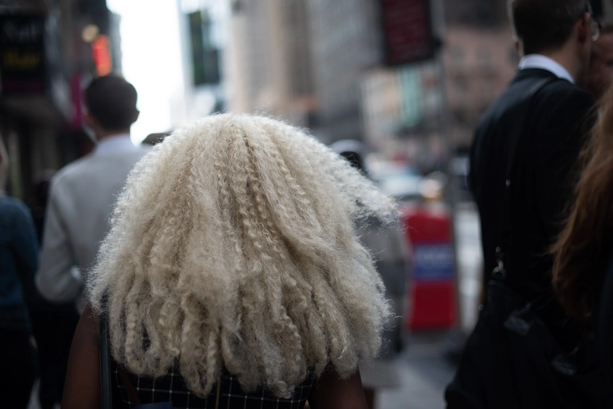 NEW_YORK_DIGITAL_STREET_PHOTOGRAPHY_WHITE_HAIR.jpg