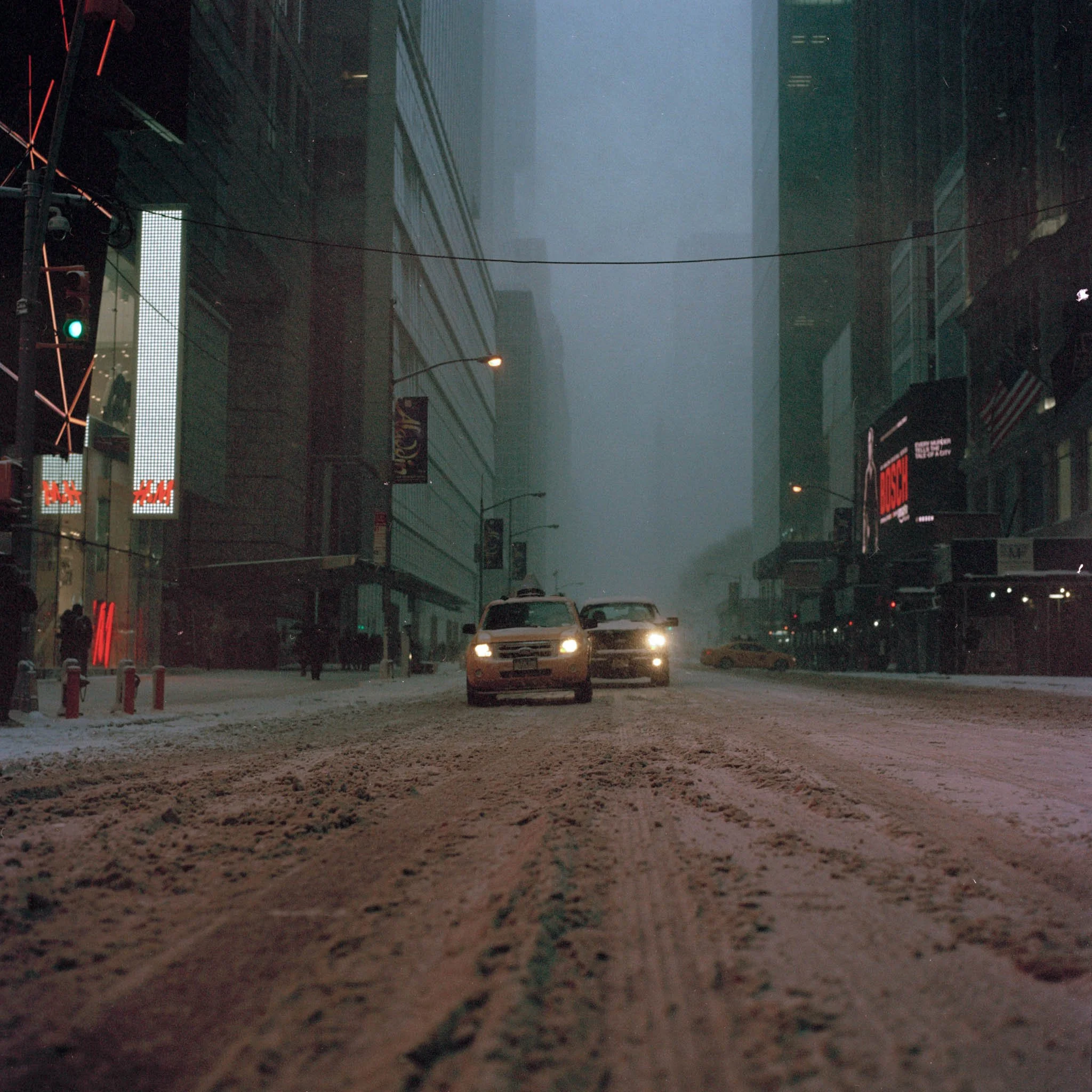 FILM_PHOTOGRAPHY_SNOW_STORM_42ND_STREET.jpg