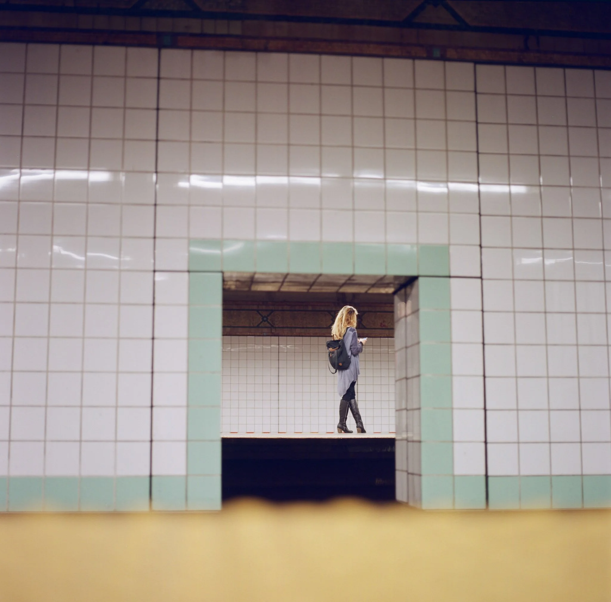 NEW_YORK_FILM_PHOTOGRAPHY_SUBWAY_PLATFORM_TILES.jpg