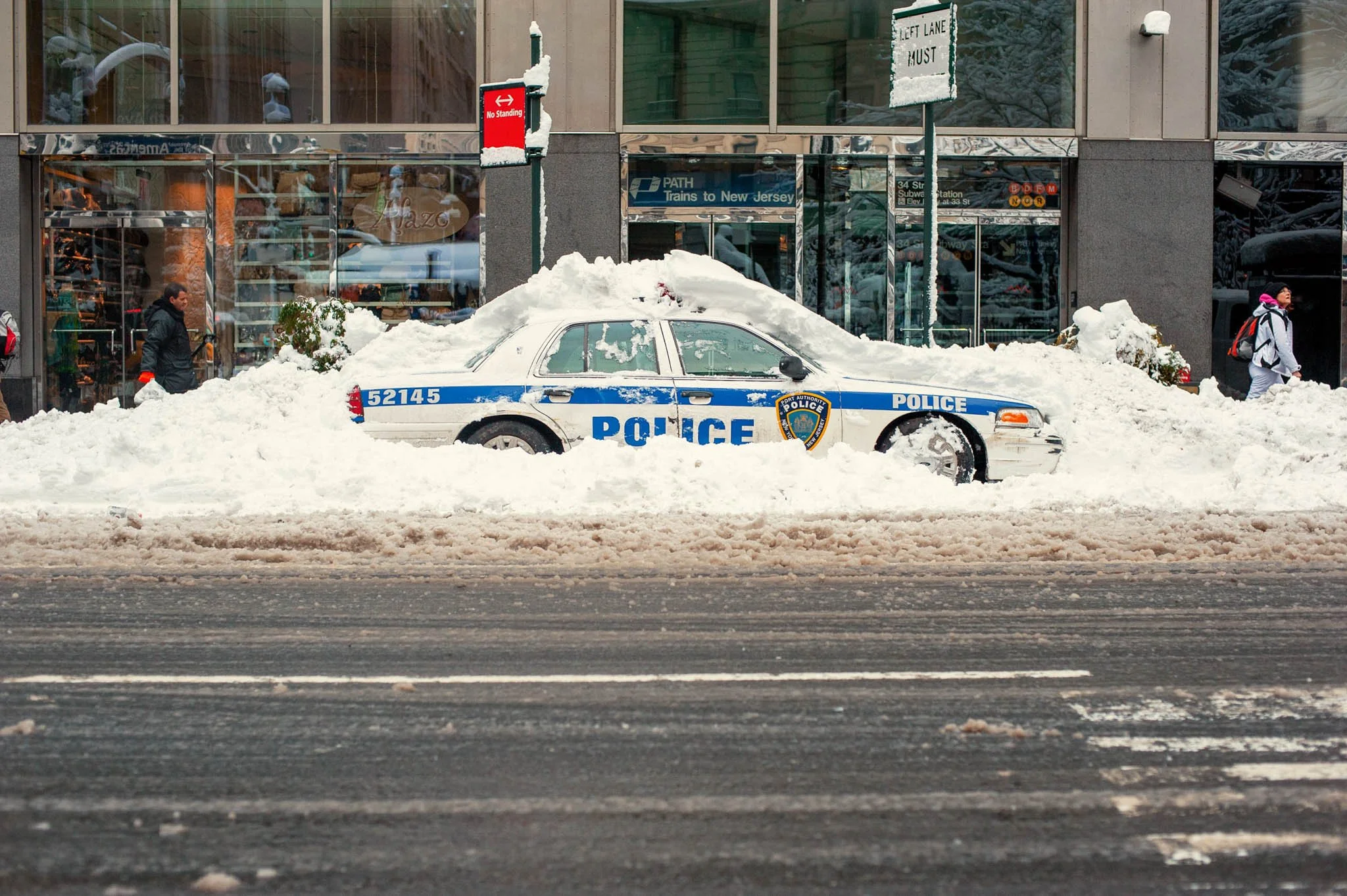NEW_YORK_DIGITAL_STREET_PHOTOGRAPHY_POLICE_CAR_SNOW.jpg