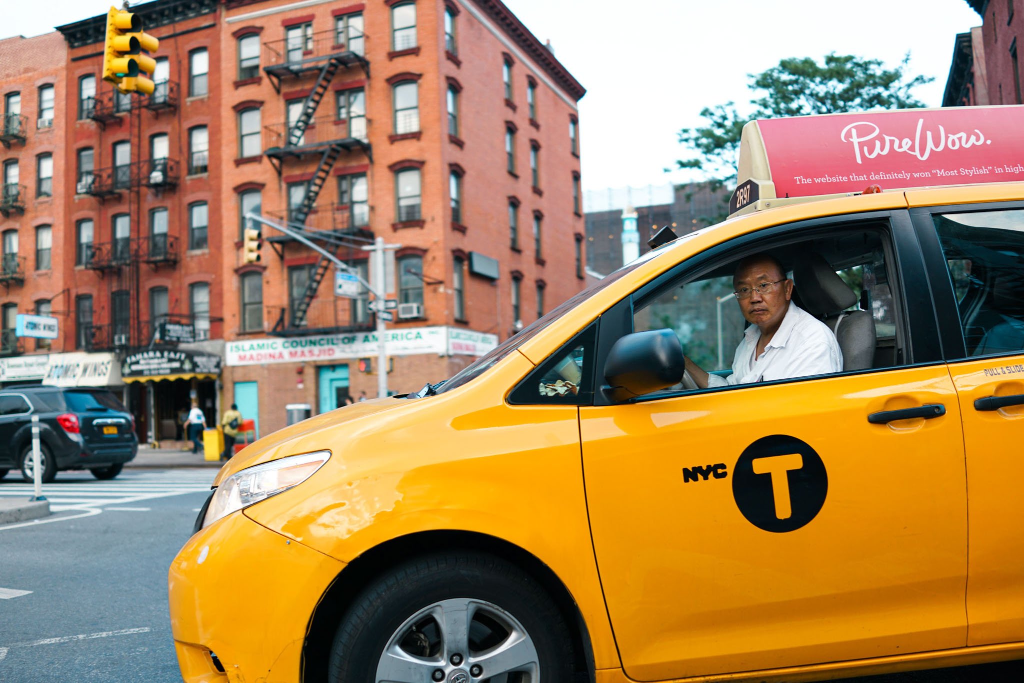 NEW_YORK_DIGITAL_STREET_PHOTOGRAPHY_CAB_STARE.jpg
