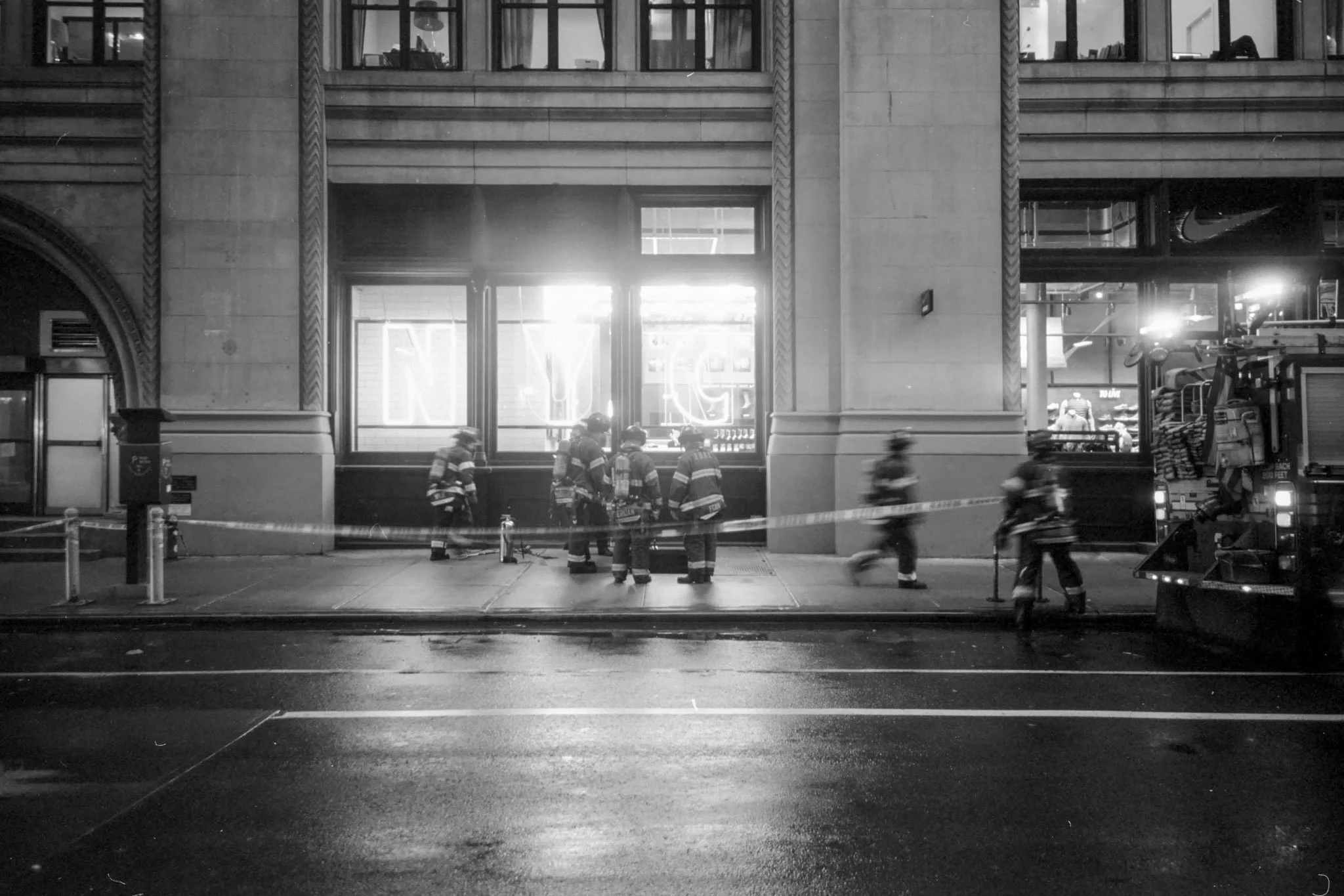 FILM_PHOTOGRAPHY_NYC_FIRE_FIGHTERS.jpg