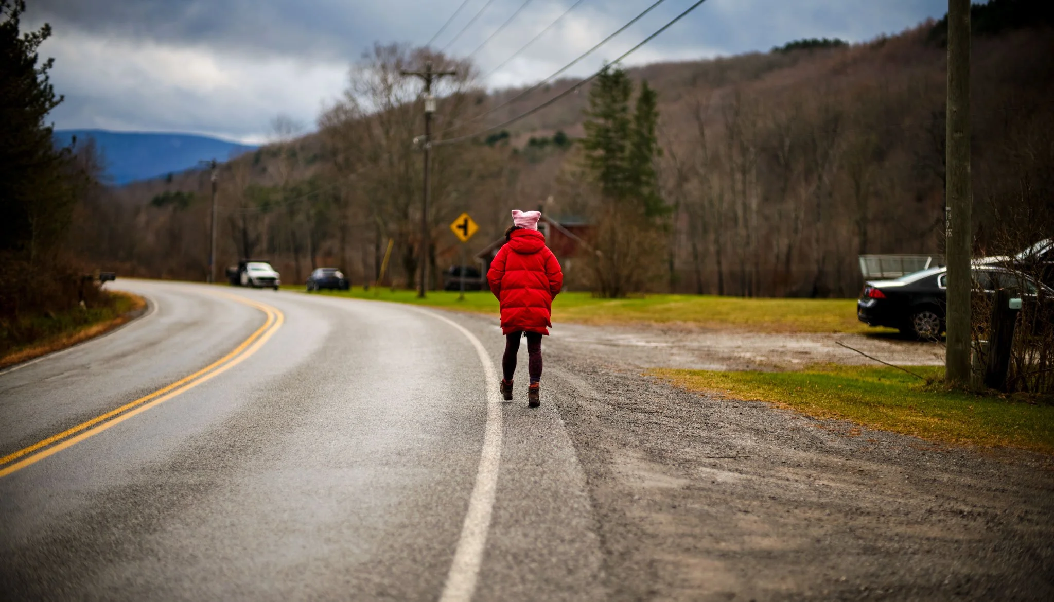 DIGITAL_PHOTOGRAPHY_LANDSCAPE_CHRISTINE_WALKING_RED_COAT.jpg