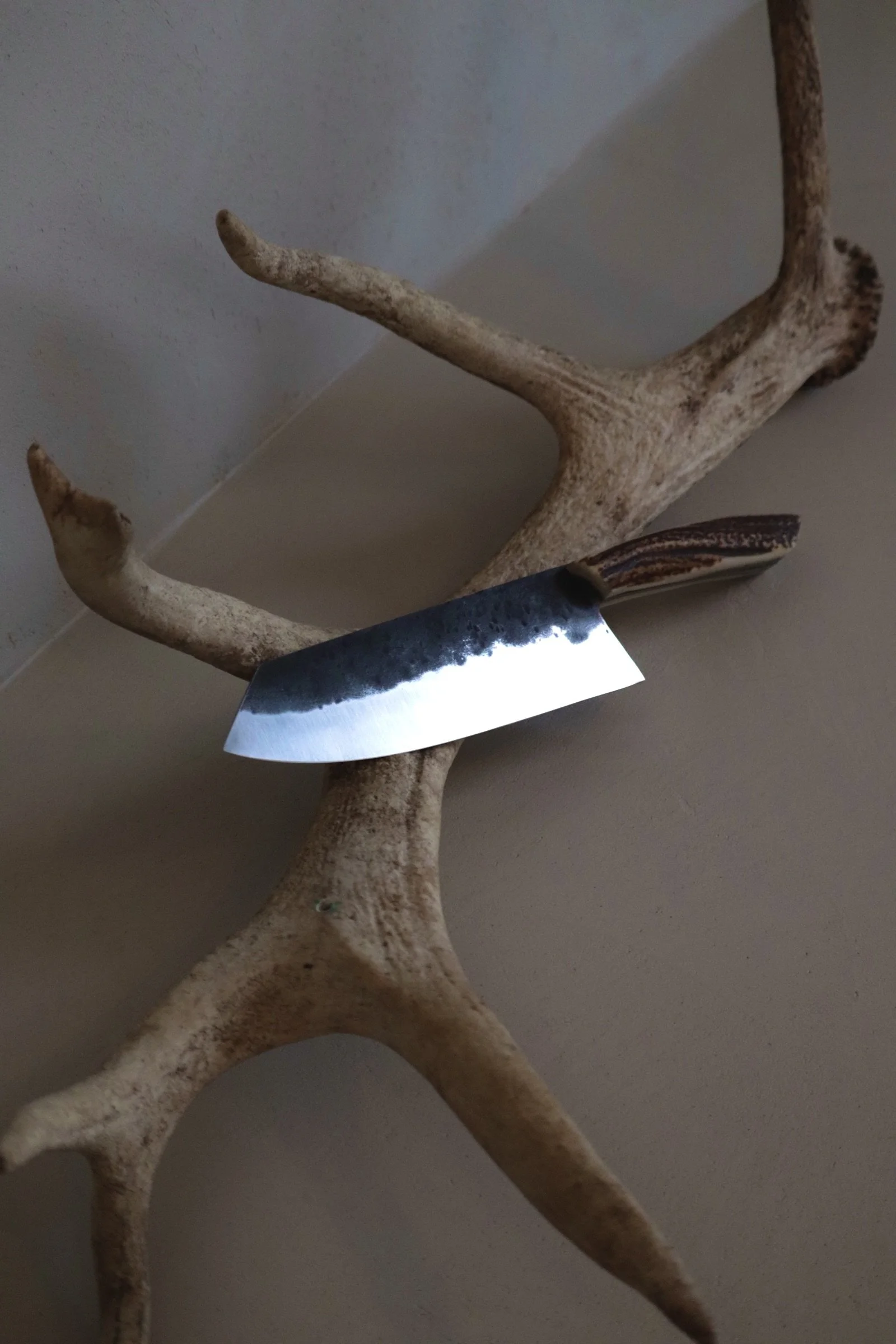 Handgemaakt Santoku Mes met Hertengewei handvat