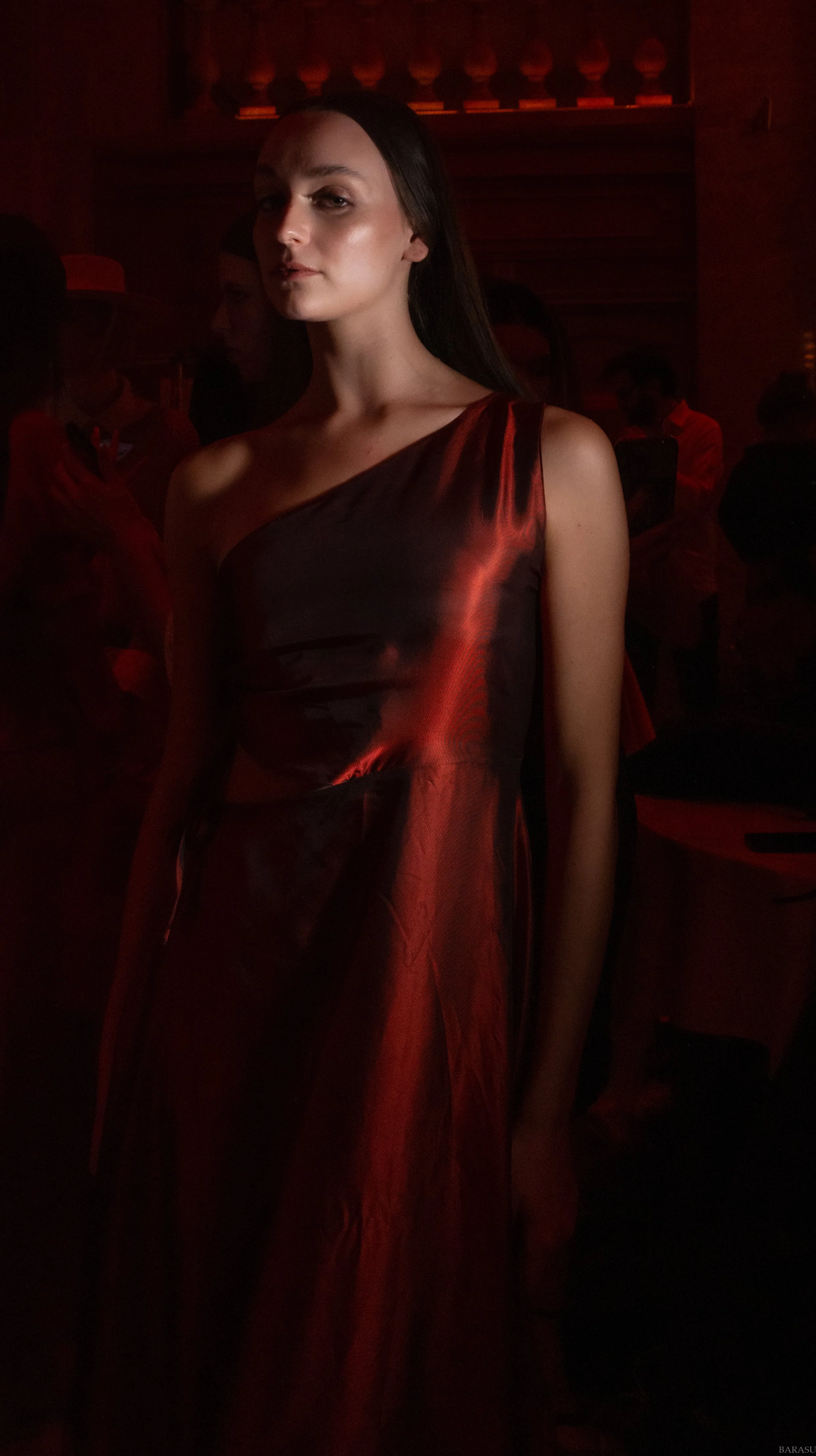 file 2484x4434_160100.jpg