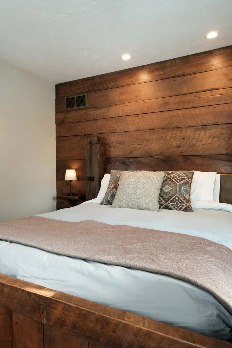 Judson Heath Colonial Inn Percheron Room