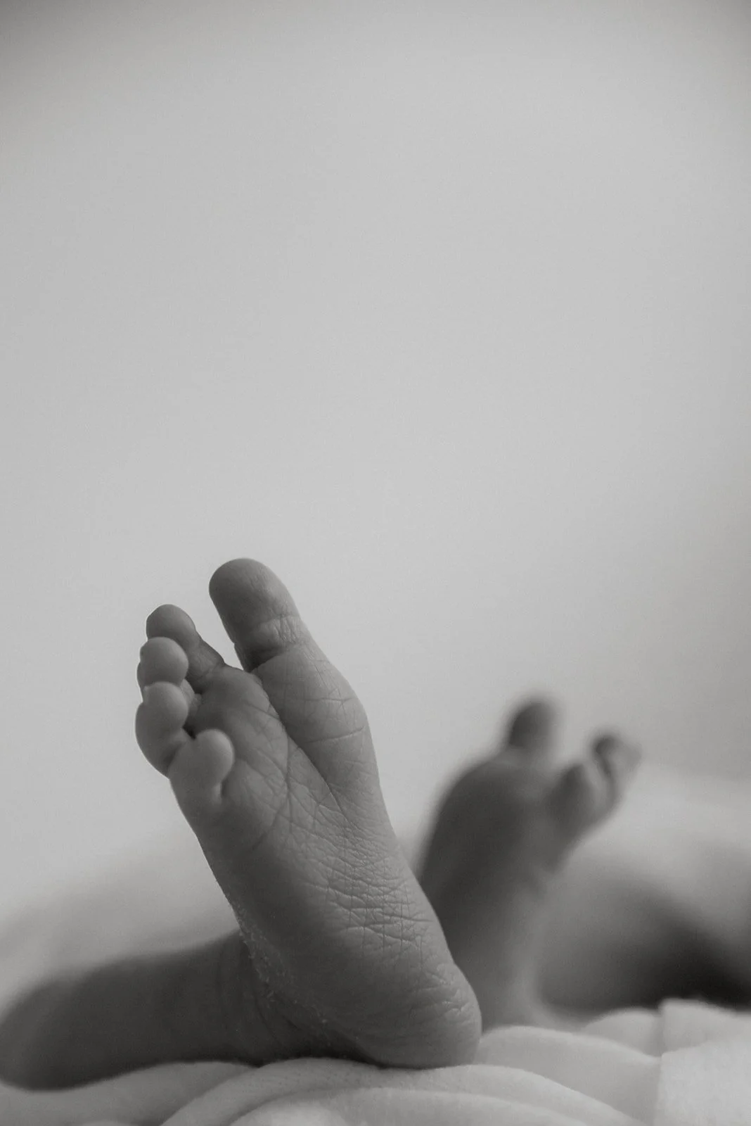 Vauvan varpaat. Kuvan on ottanut vauvakuvaaja Heidi Väisänen.