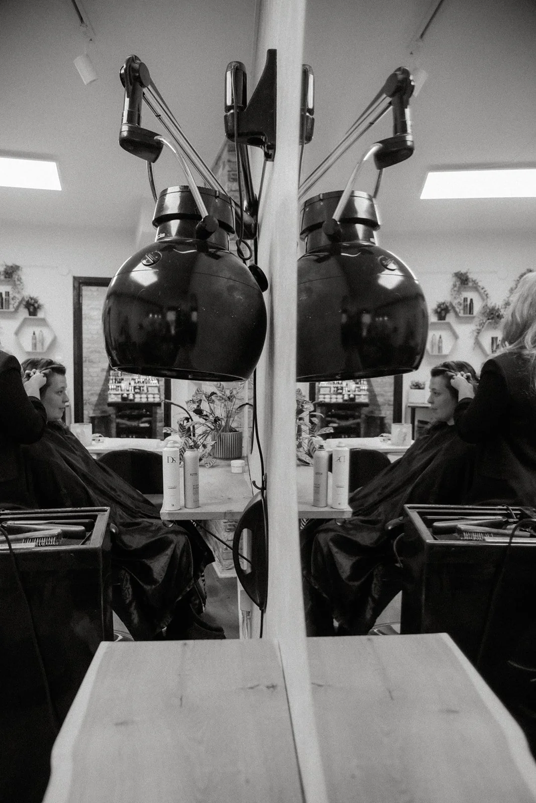 Hykken liiketilassa Helsingissä otettu brändikuva kampaamopisteestä.