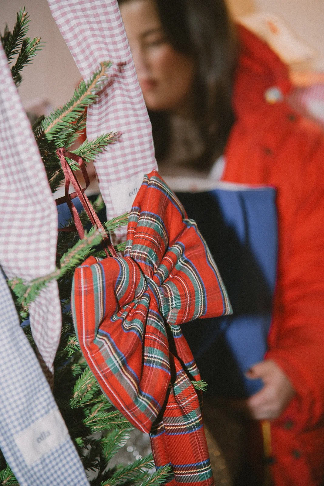 Salamalla otettu kuva ruseteista.