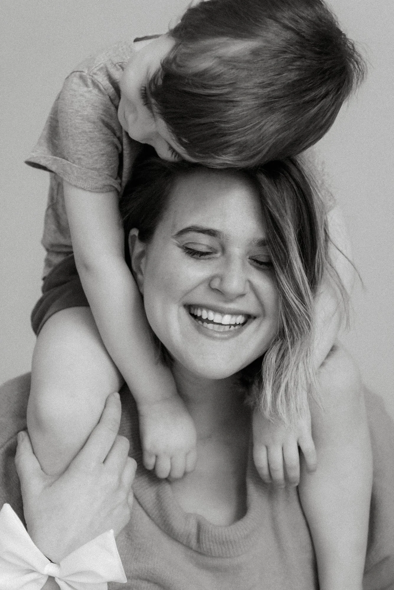  Heidi Väisänen - Valokuvaus - Odotusajankuvaus - Vauvakuvaus - Perhekuvaus - Äiti- ja lapsikuvaus - Vastasyntyneenkuvaus - Pariskuntakuvaus - Kuvaus kotona - Helsinki - Espoo - Vantaa - Pääkaupunkiseutu - Kerava - Savio - Tuusula - Lauttasaari 