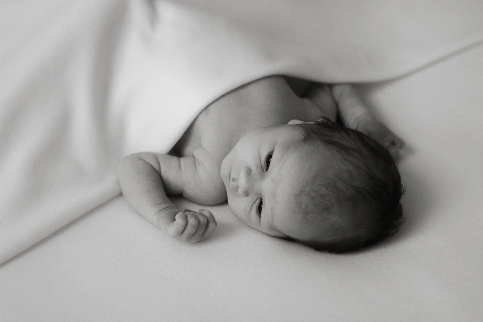 Vastasyntyneen kuvaus studiolla.