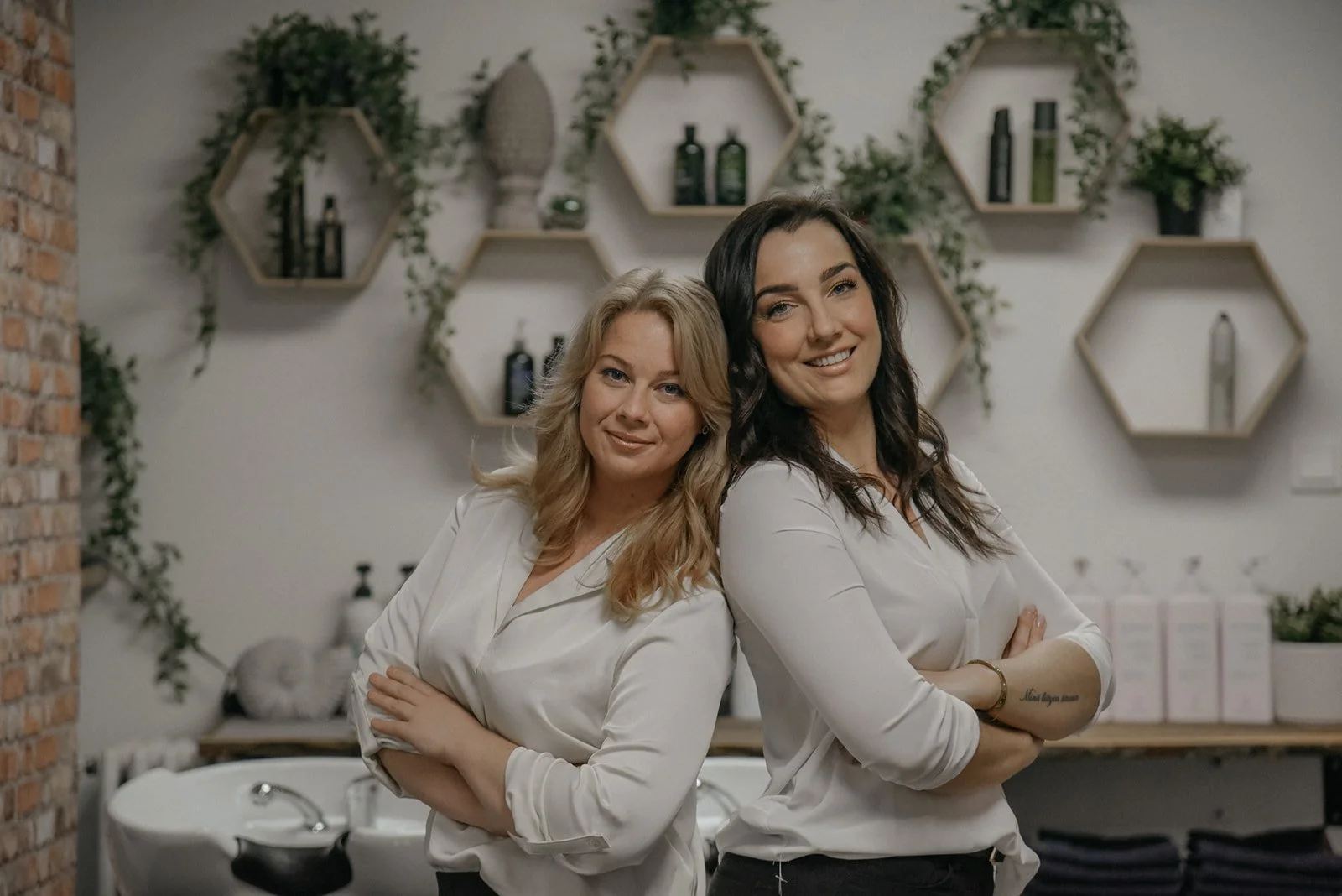 Brändikuvassa Hykke kampaamon työntekijät.