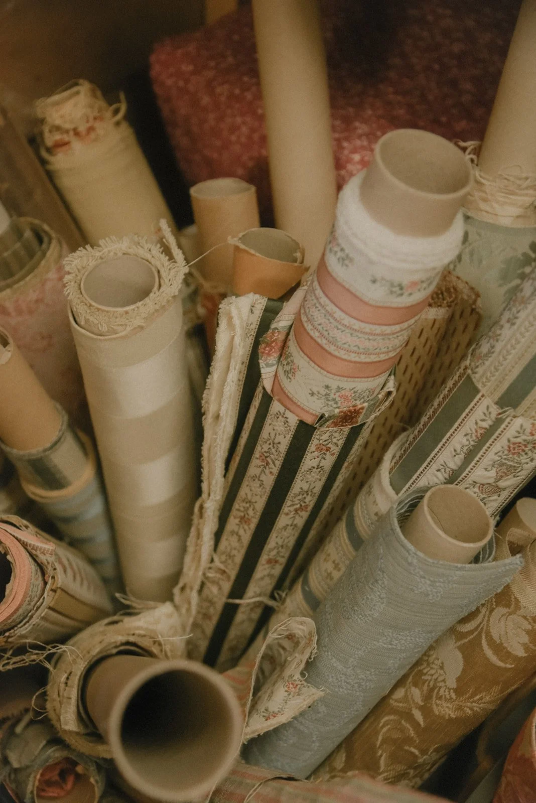 Verhoiluliike Eklundin tuotekuva verhoilukankaista.