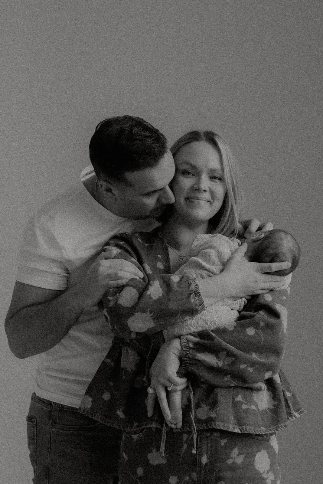  Heidi Väisänen - Valokuvaus - Odotusajankuvaus - Vauvakuvaus - Perhekuvaus - Äiti- ja lapsikuvaus - Vastasyntyneenkuvaus - Pariskuntakuvaus - Kuvaus kotona - Helsinki - Espoo - Vantaa - Pääkaupunkiseutu - Kerava - Savio - Tuusula - Lauttasaari 