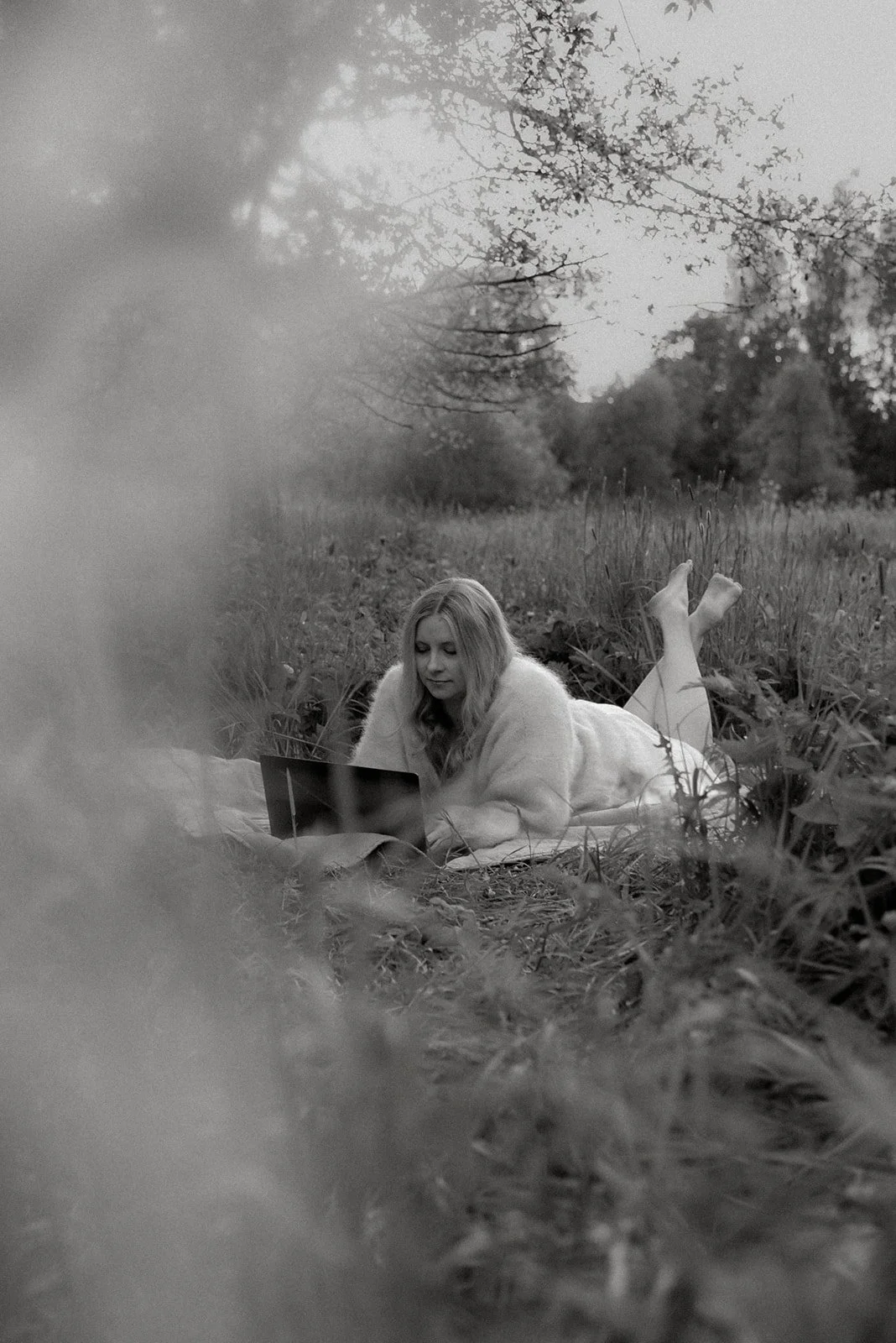 Luonnossa kuvatut yrityskuvat.