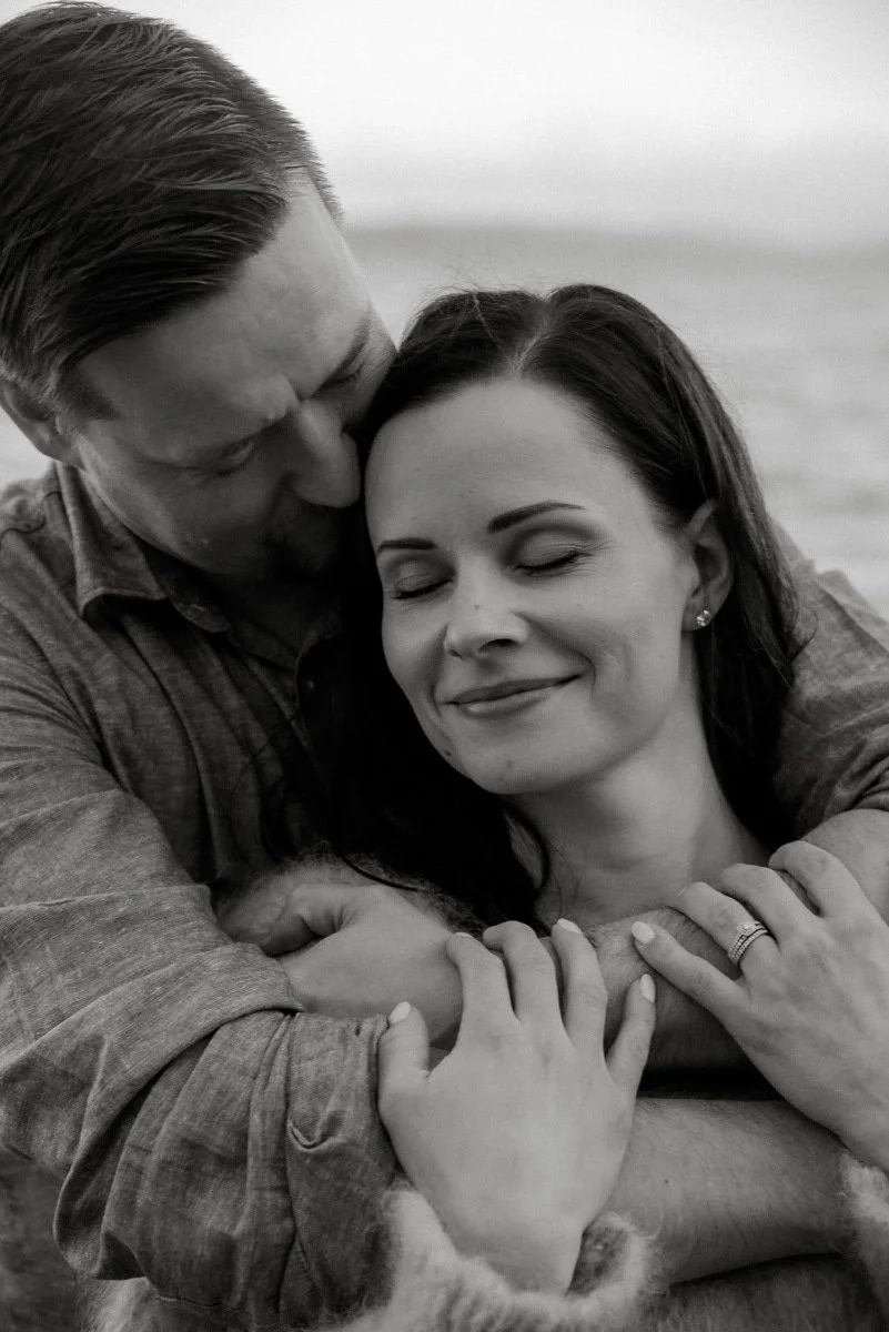 Mustavalkoinen perhepotretti.