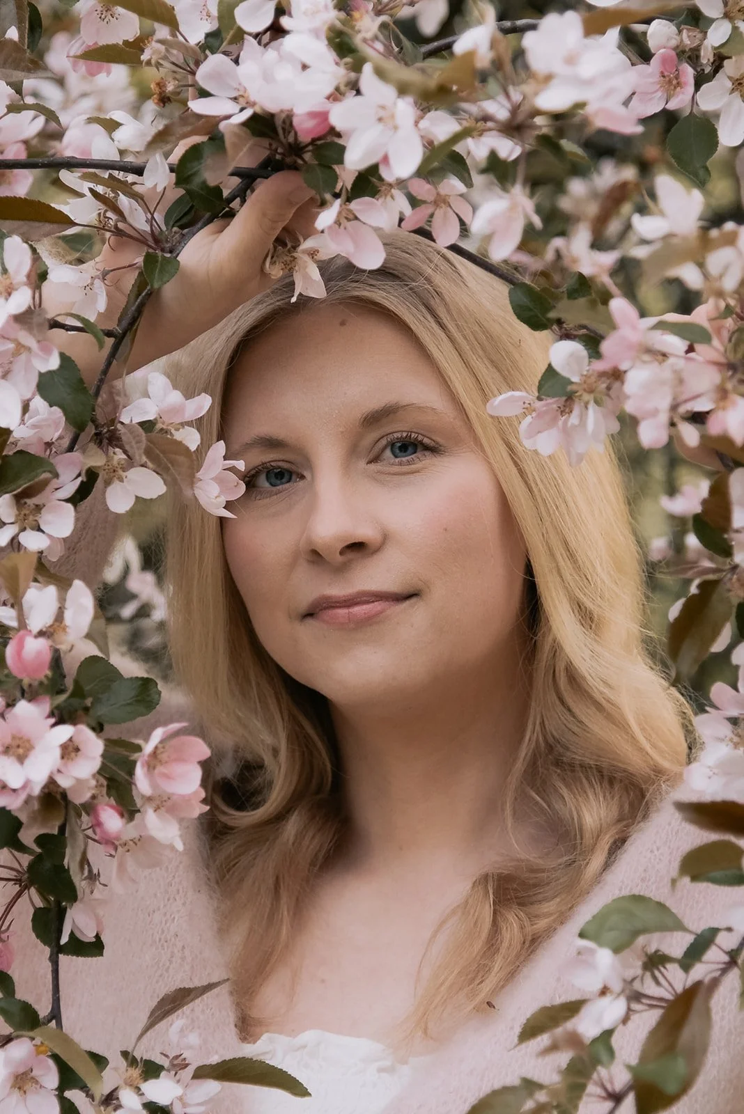 Muotokuva naisyrittäjä Jutta Alasesta.