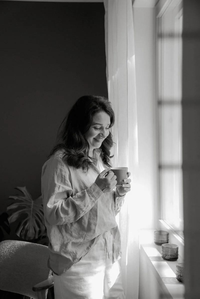 Mustavalkoinen henkilökuva Neam Societyn yrittäjästä.