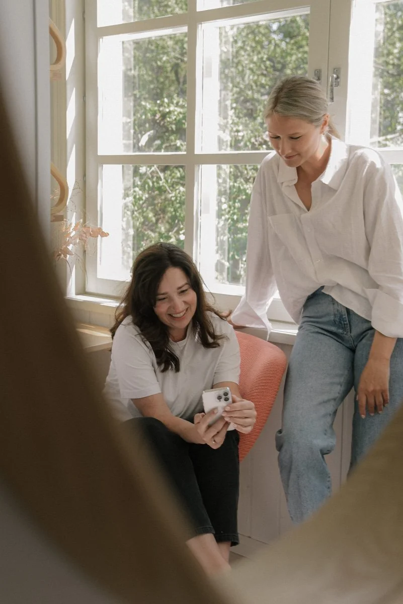 Neam Societyn brändikuvaus, yrittäjät työssään.