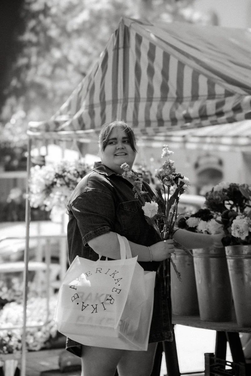 Brändikuvaukset torilla kaupunkimiljöössä.